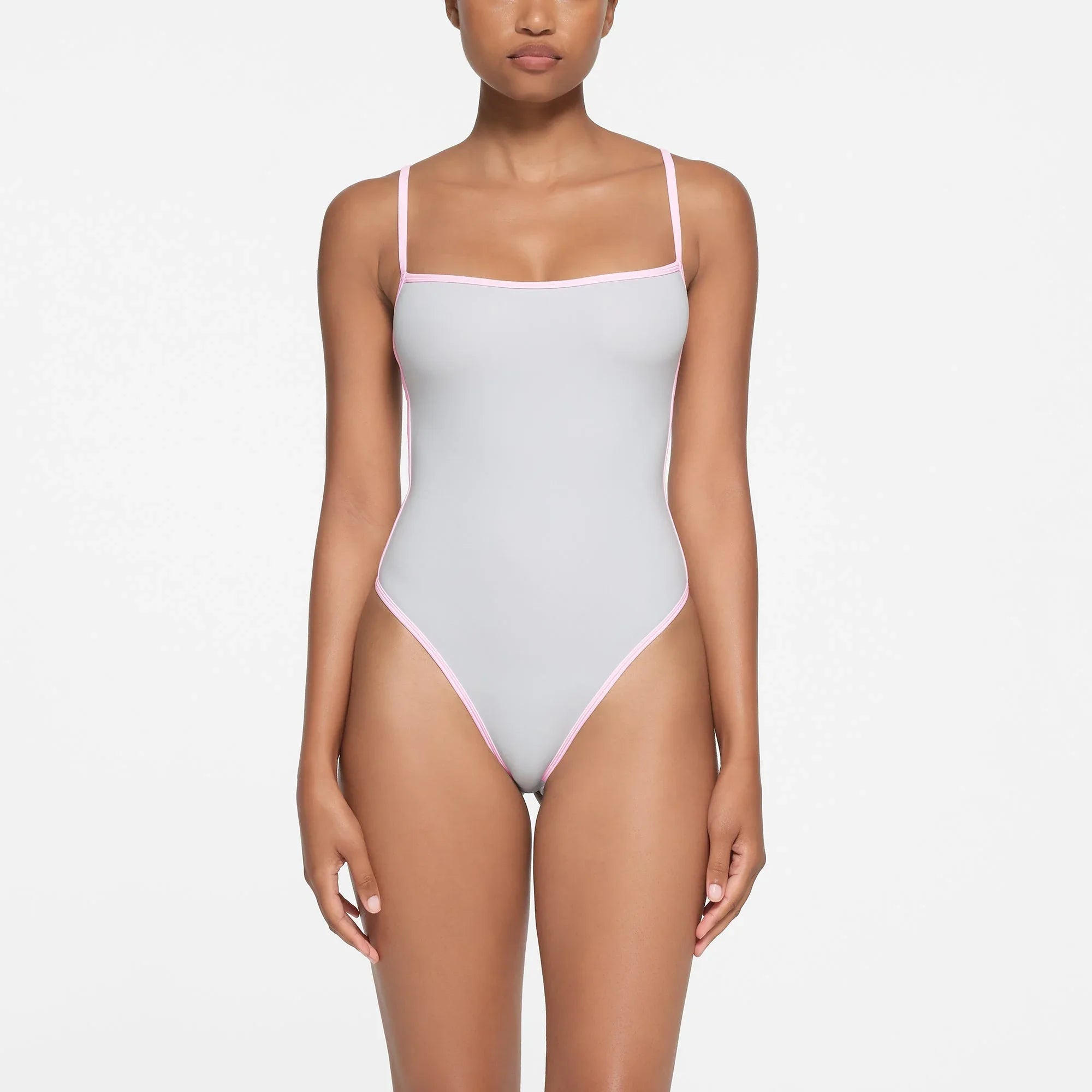 SKIMS FITS EVERYBODY CONTRAST TRIM SCOOP NECK BODYSUIT | PLATINUM - BODYSUIT - My Suti