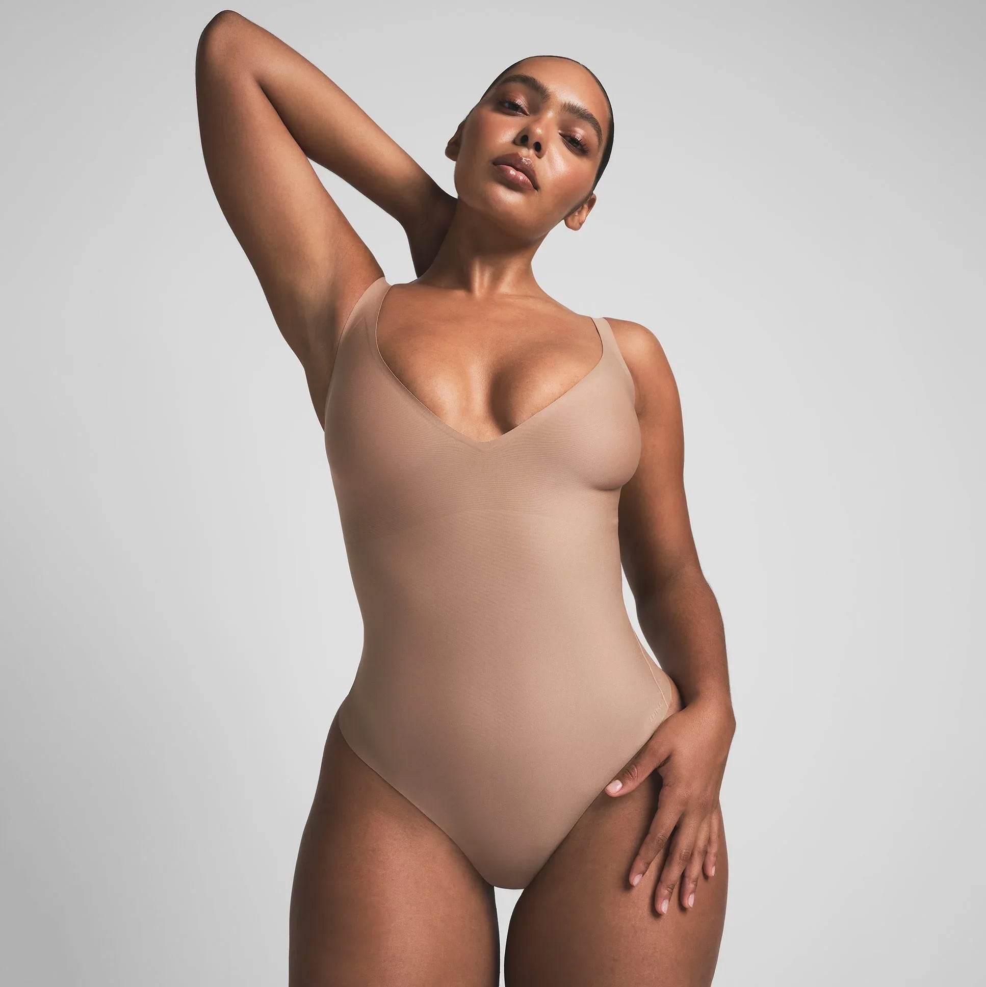 SKIMS BODY CORE SCULPT PLUNGE THONG BODYSUIT | SIENNA - BODYSUIT - My Suti