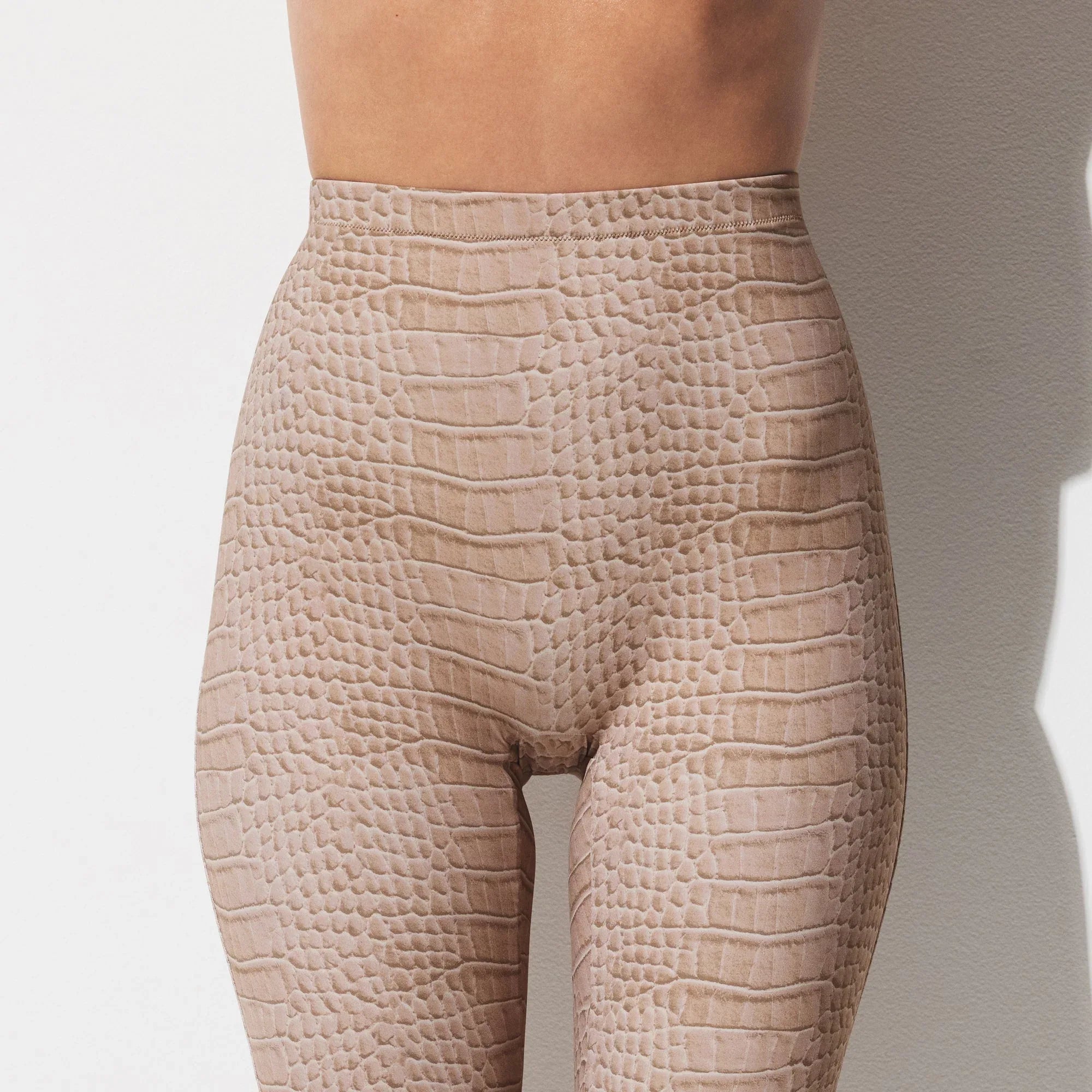 SKIMS SIGNATURE SWIM CAPRI | DUNE CROCODILE PRINT - TAYT - My Suti