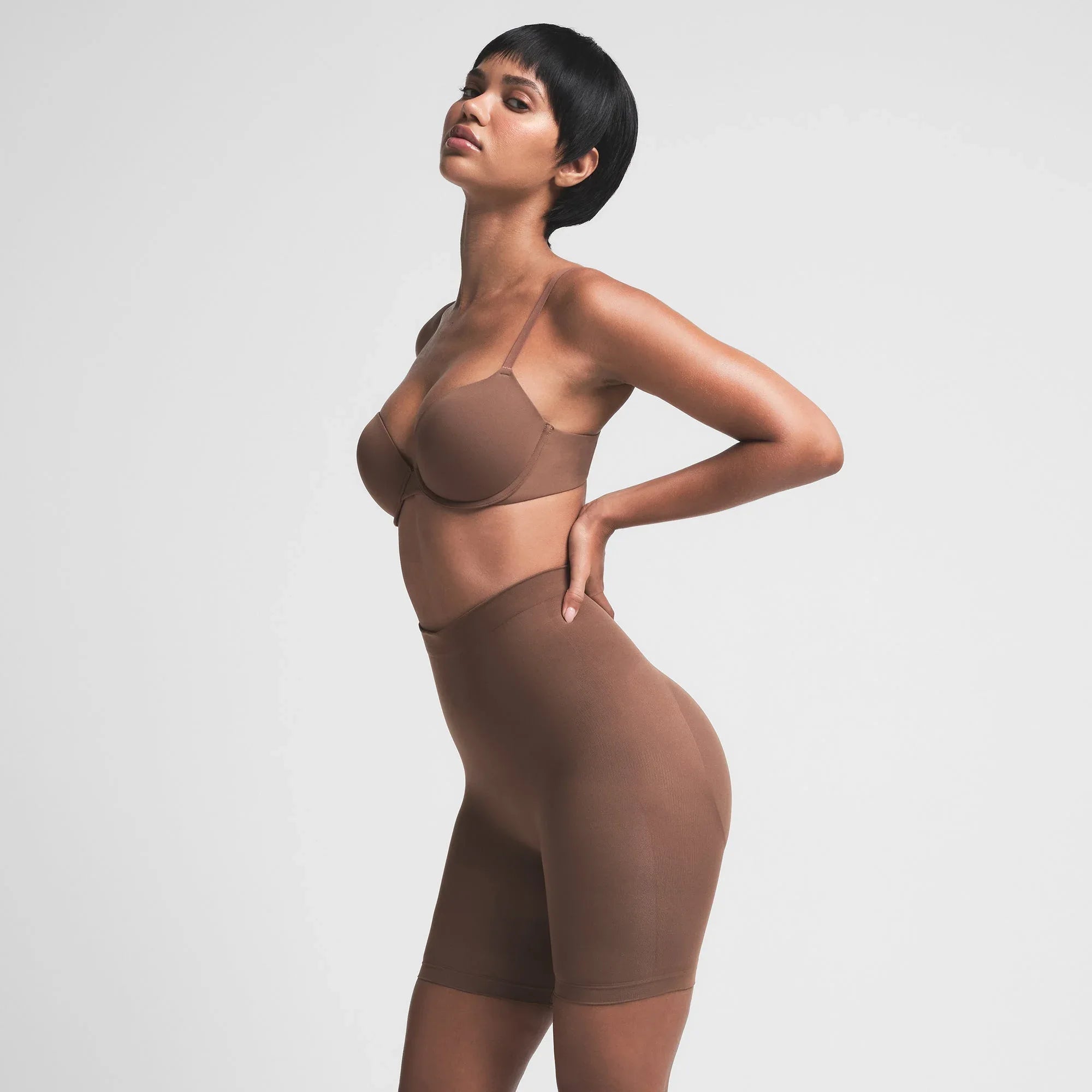 SKIMS SEAMLESS SCULPT MID THIGH SHORT | JASPER - KıSA ŞORT - My Suti
