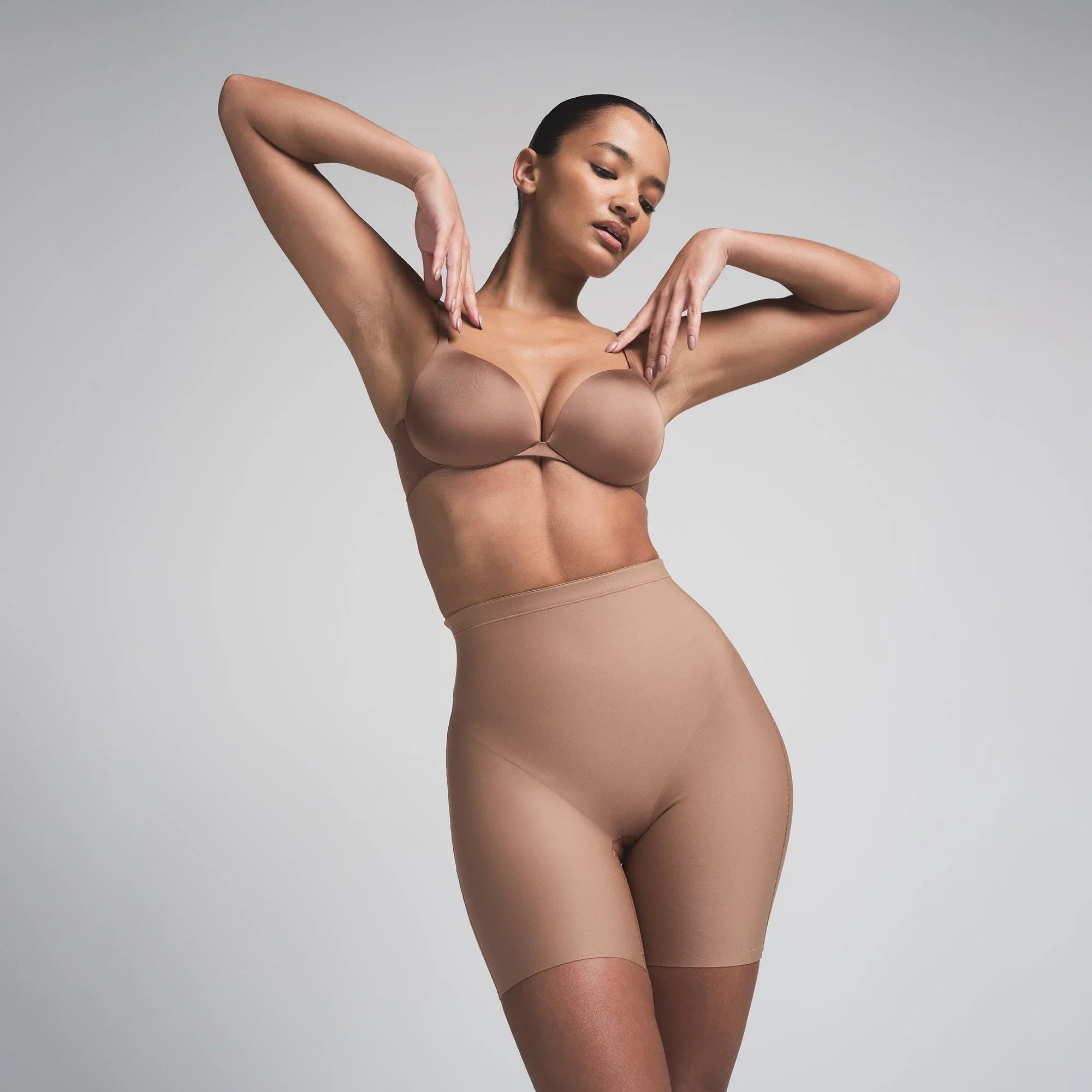 SKIMS BODY CORE SCULPT MID RISE SHORT | SIENNA - KıSA ŞORT - My Suti