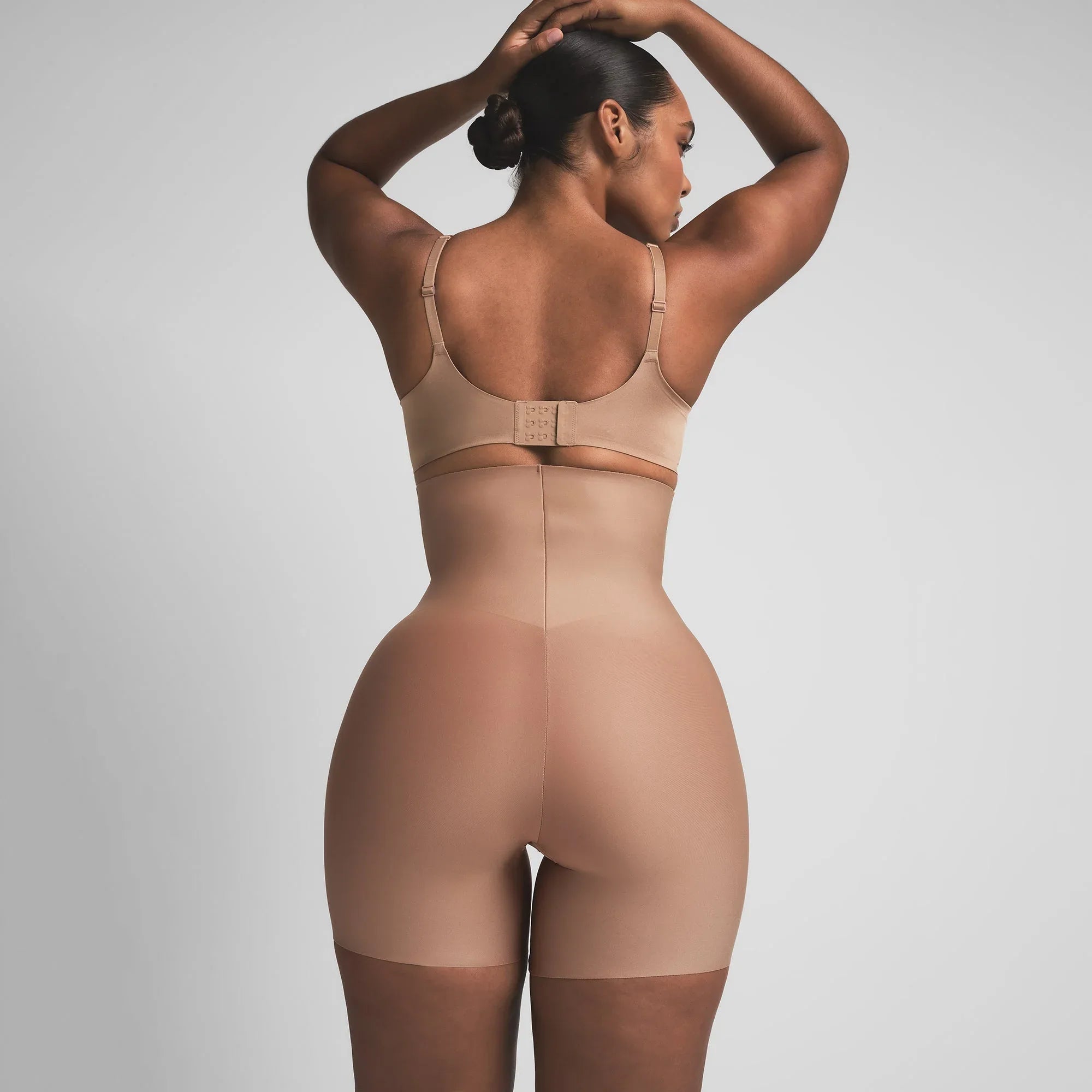 SKIMS BODY CORE SCULPT HIGH-WAISTED SHORT | SIENNA - KıSA ŞORT - My Suti