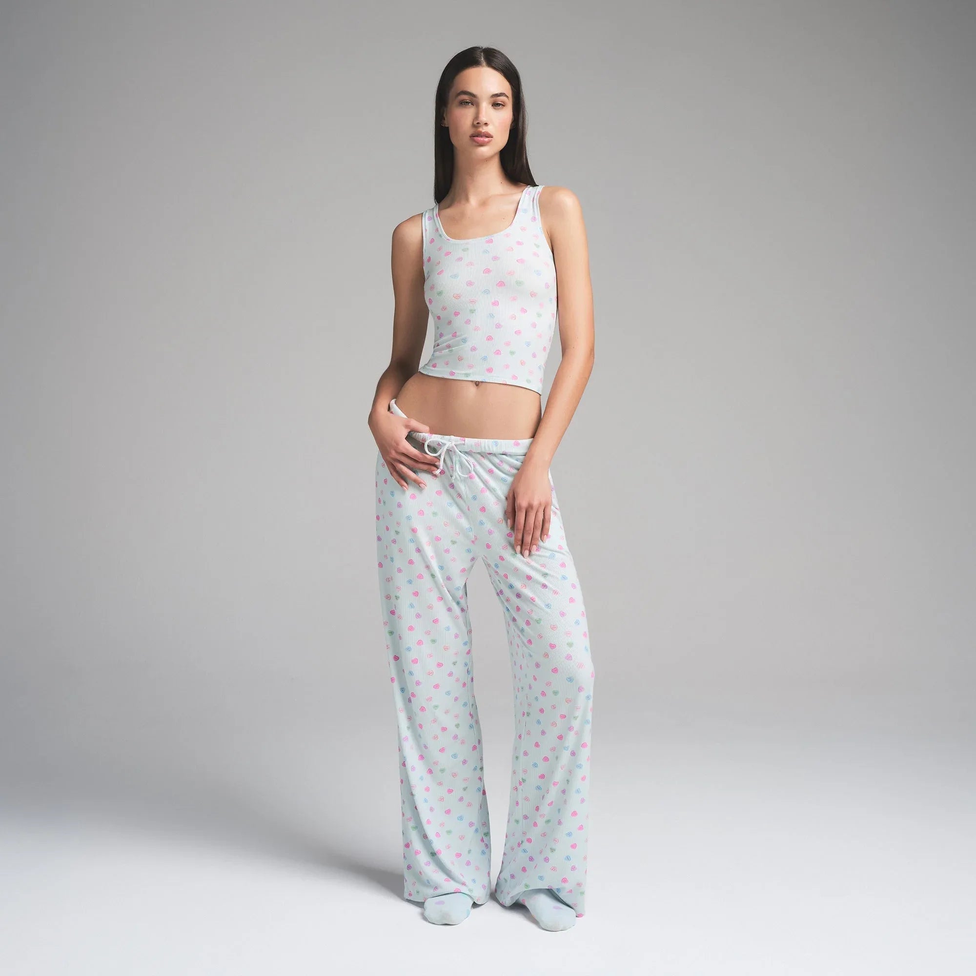 SKIMS SOFT LOUNGE LOOSE PANT | CLOUD CANDY HEART PRINT - PANTOLON - My Suti