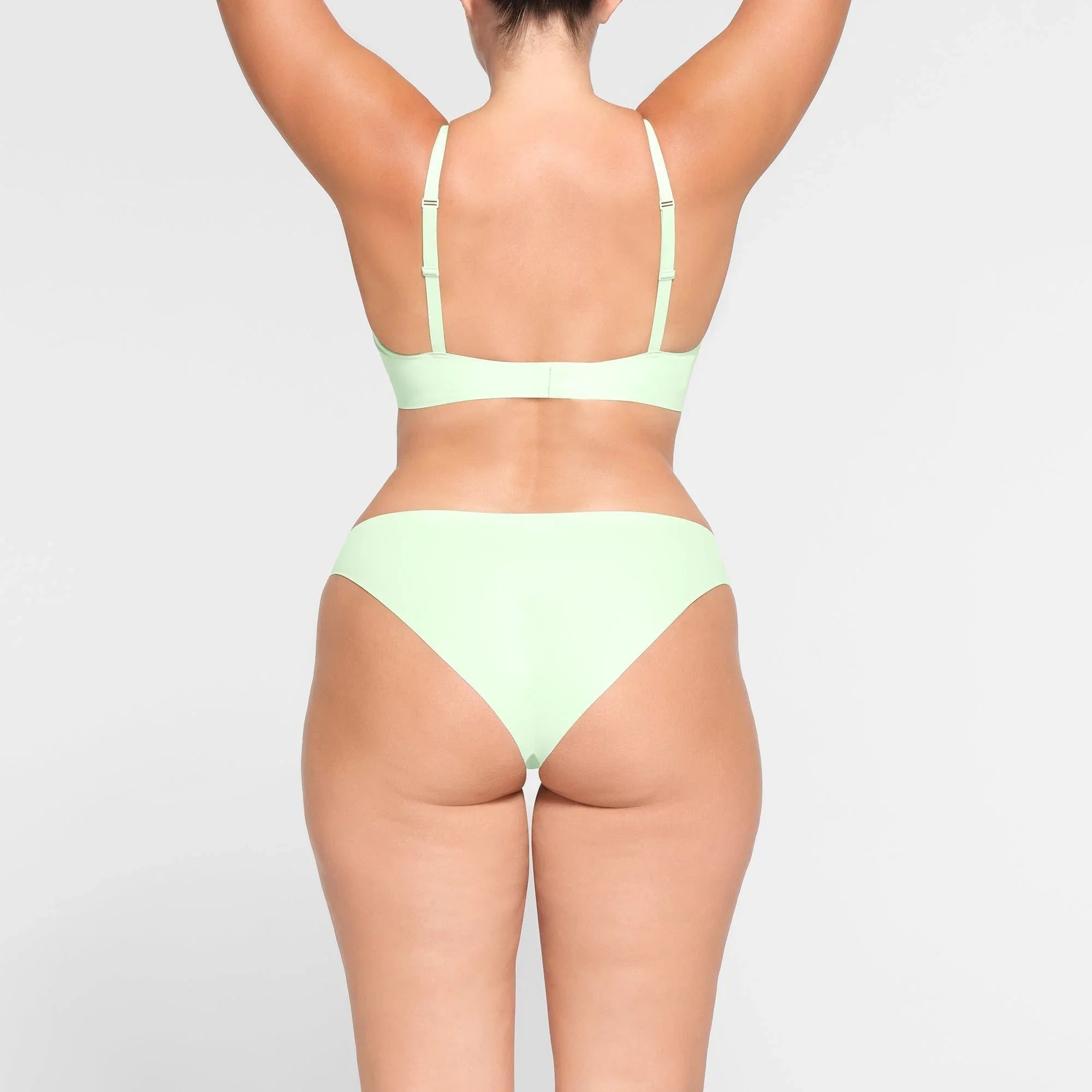SKIMS NAKED PLUNGE BRALETTE | HONEYDEW - SÜTYEN - My Suti