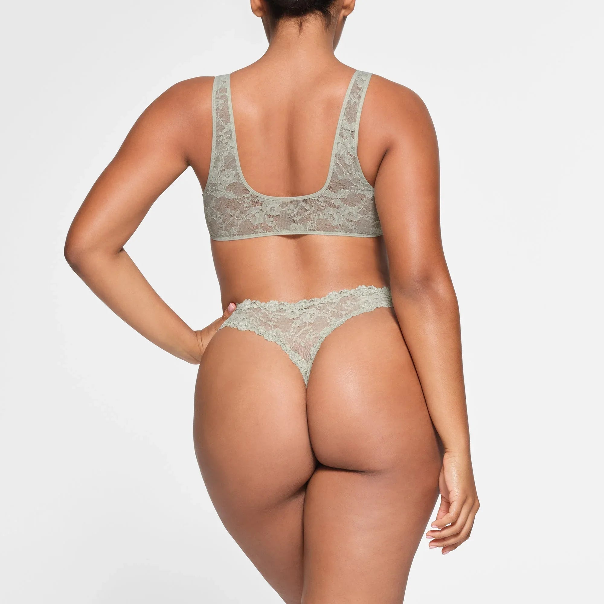 SKIMS STRETCH LACE PLUNGE BRALETTE | TALC - SÜTYEN - My Suti