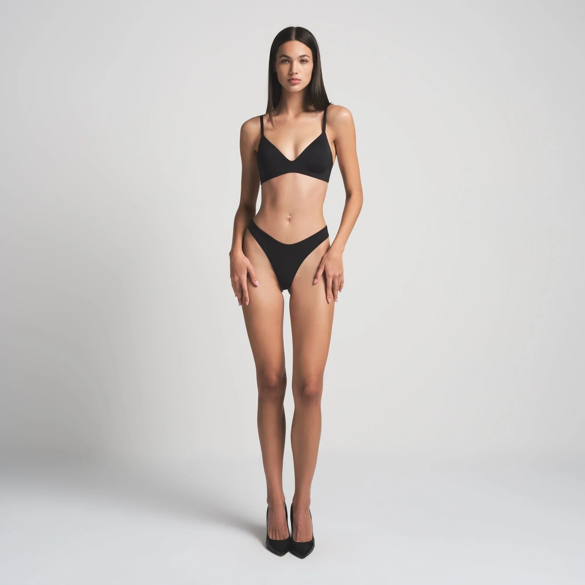 SKIMS WIRELESS FORM T-SHIRT DEMI BRA | ONYX - SÜTYEN - My Suti