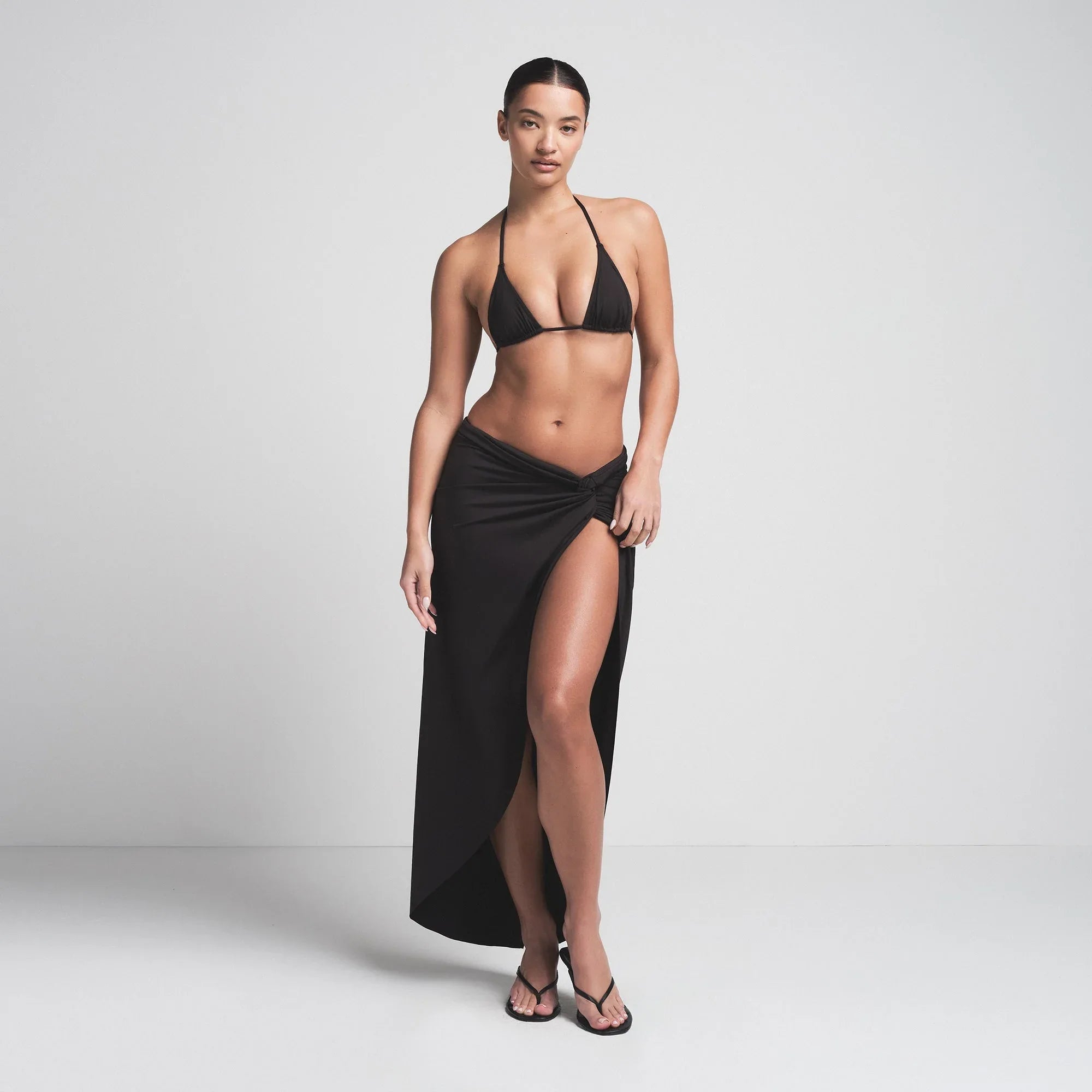 SKIMS SIGNATURE SWIM SARONG SKIRT | ONYX - ETEK - My Suti