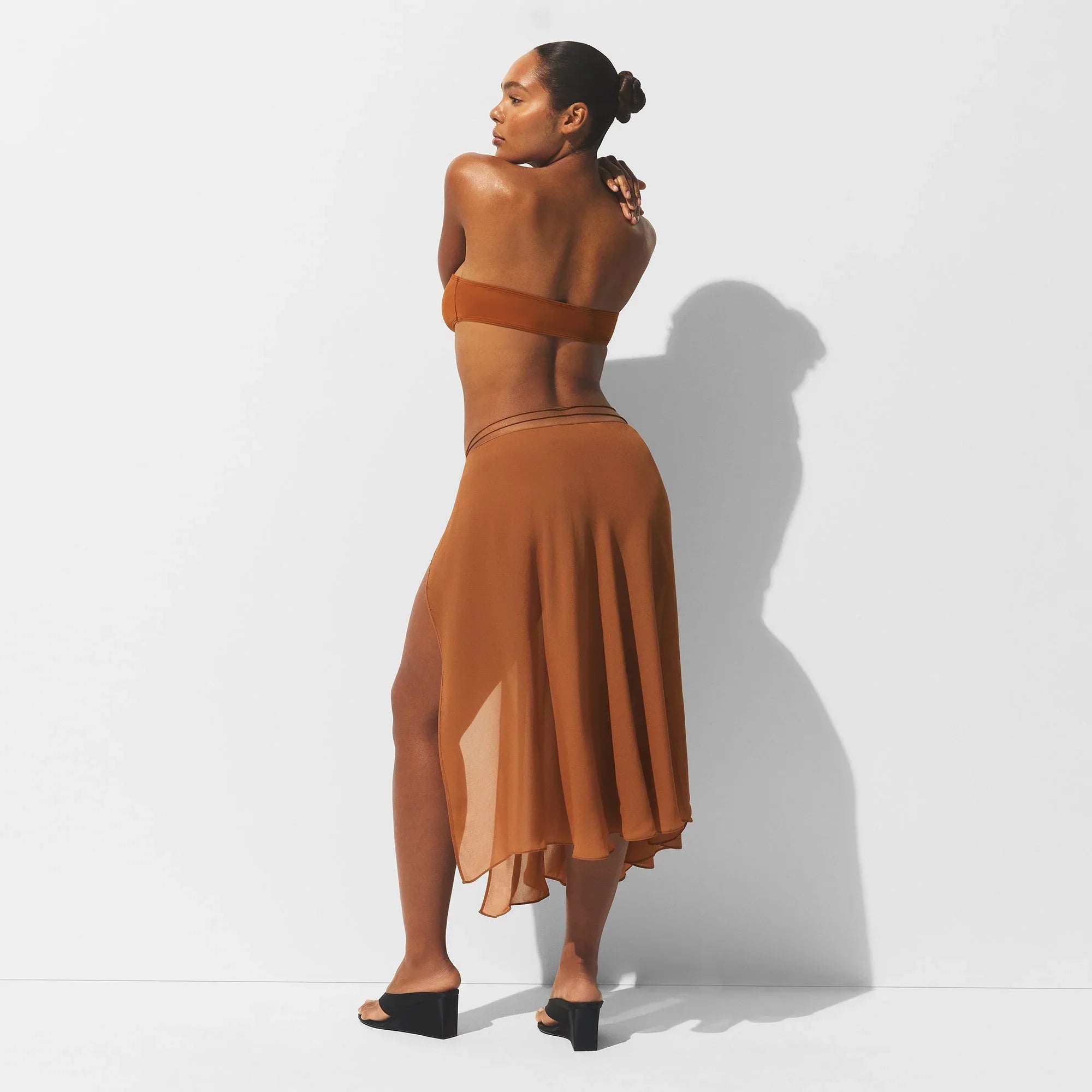 SKIMS SHEER COVER-UPS TIE SIDE MIDI SKIRT | CHESTNUT - ETEK - My Suti