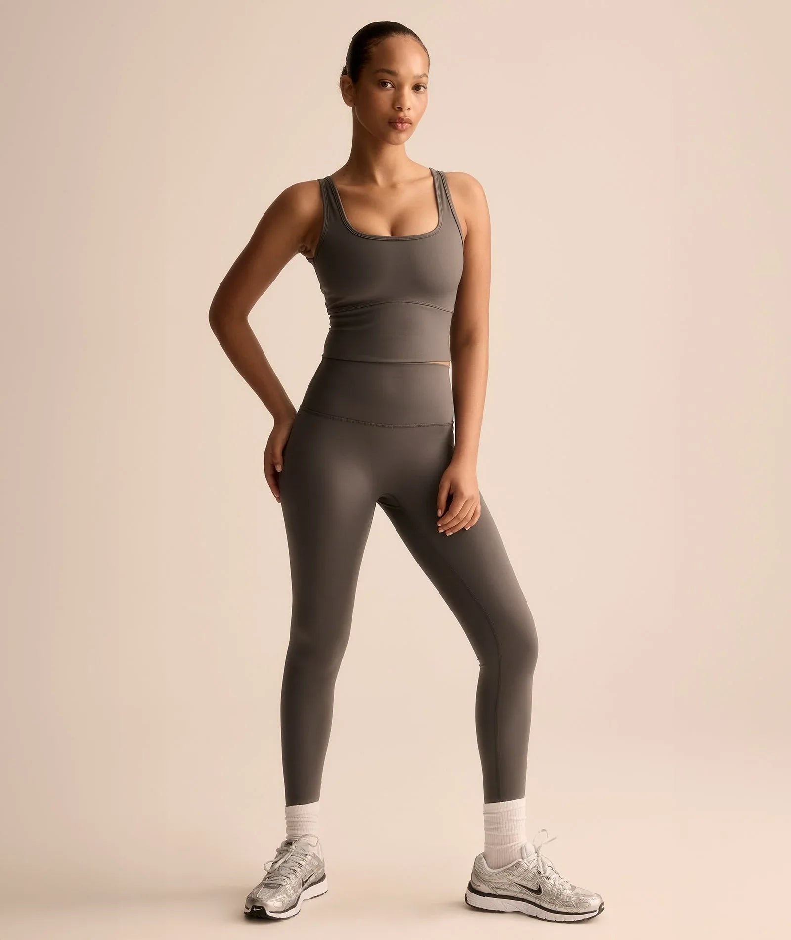 VEHLA CROPPED TANK - SMOKE - Crop Atlet - My Suti