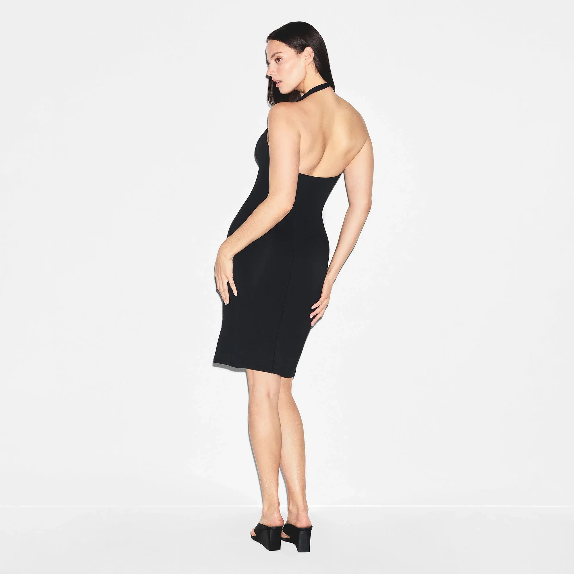 SKIMS SMOOTH LAYERS PLUNGE HALTER MIDI DRESS | OBSIDIAN - ELBİSE - My Suti