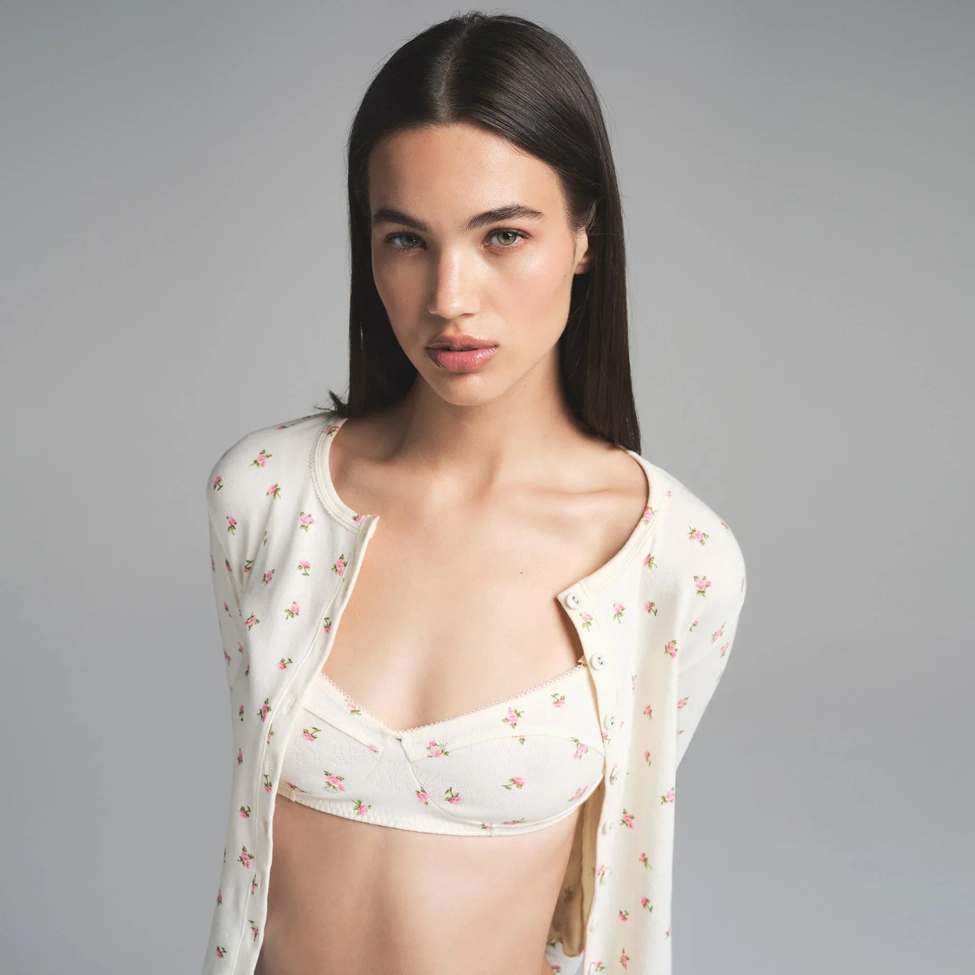 SKIMS LOGO POINTELLE CARDIGAN | MARBLE PINK ROSEBUD PRINT - KARDİGAN - My Suti