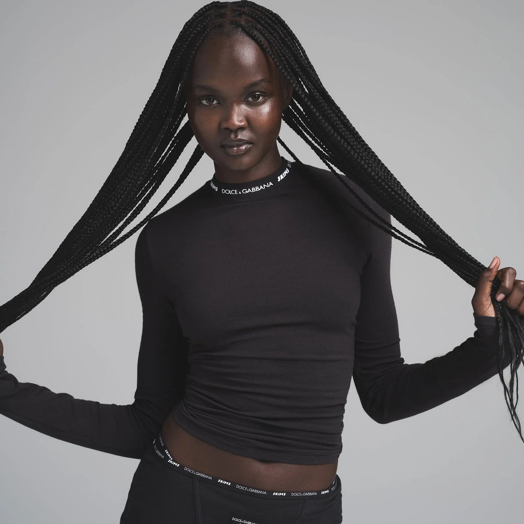 SKIMS DOLCE&GABBANA X COTTON JERSEY LONG SLEEVE T-SHIRT | ONYX - TİŞÖRT - My Suti