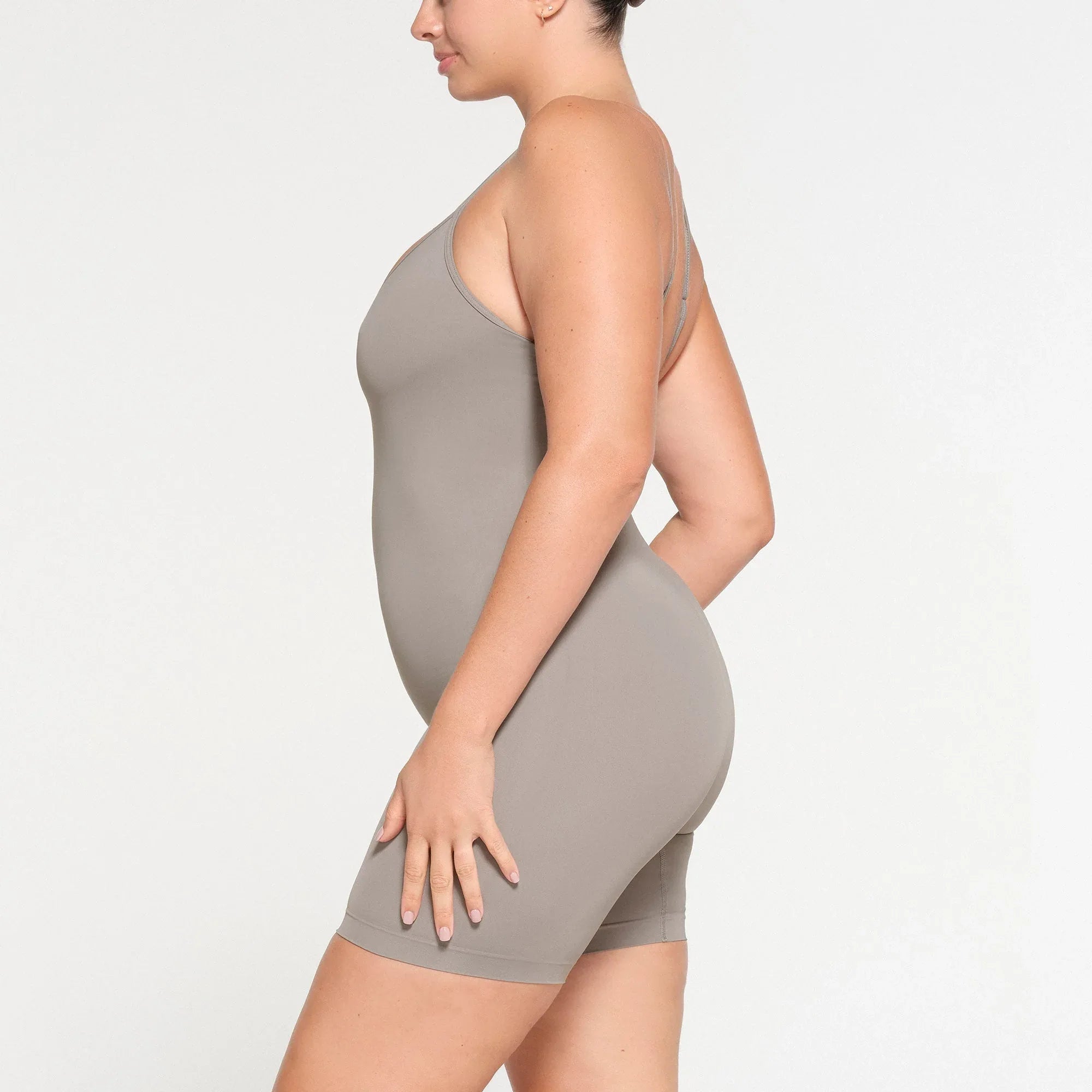SKIMS SOFT SMOOTHING SEAMLESS CAMI ONESIE | SMOKE - ONESIE - My Suti