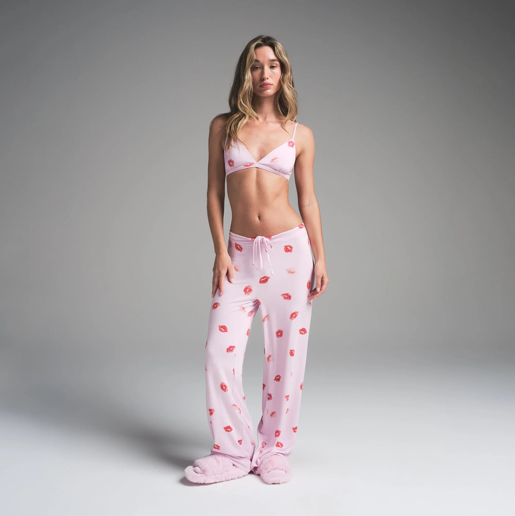 SKIMS SLEEP TRIANGLE BRALETTE | CHERRY BLOSSOM LIPSTICK - SÜTYEN - My Suti
