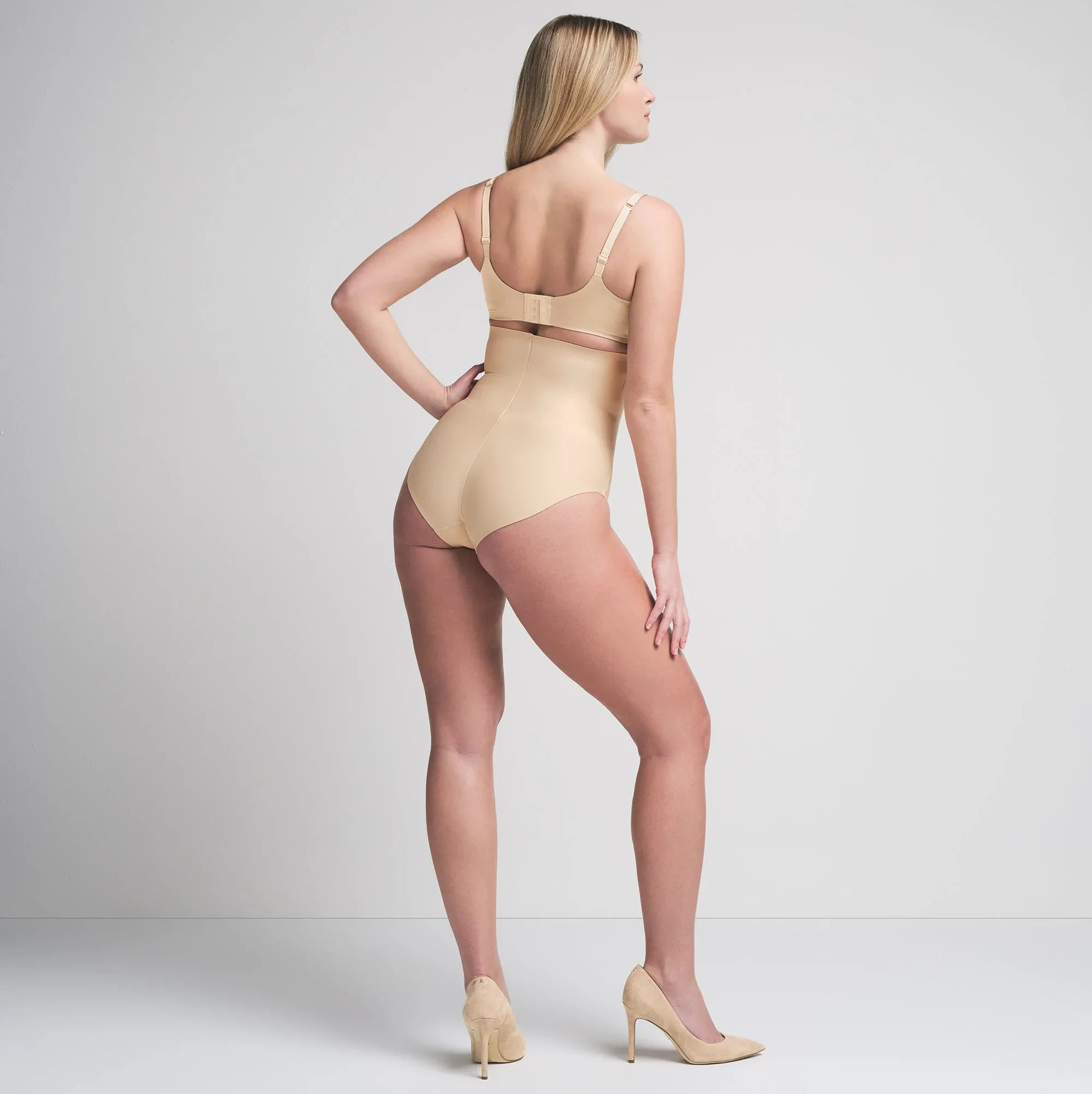 SKIMS BODY CORE SCULPT HIGH-WAISTED BRIEF | SAND - KÜLOT - My Suti