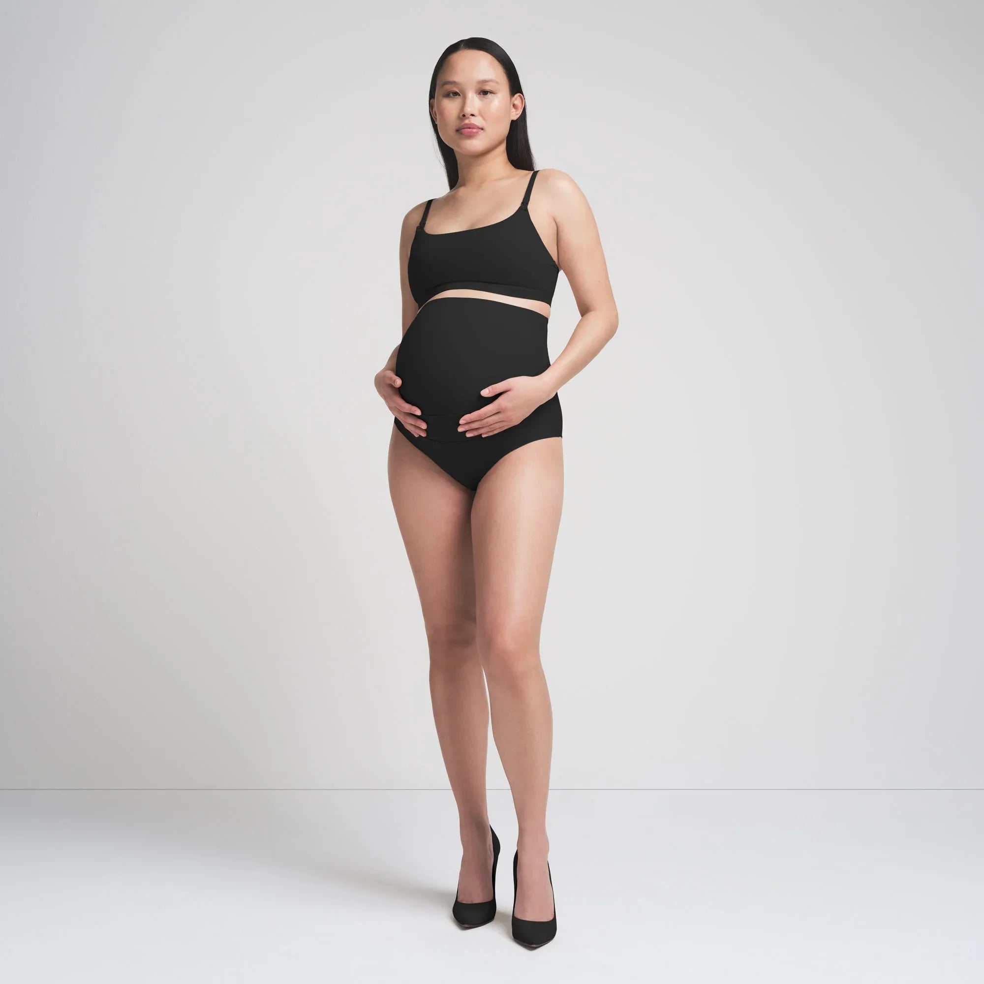 SKIMS FITS EVERYBODY MATERNITY BANDED HIGH-WAISTED BRIEF | ONYX - KONTUR BRİEF - My Suti