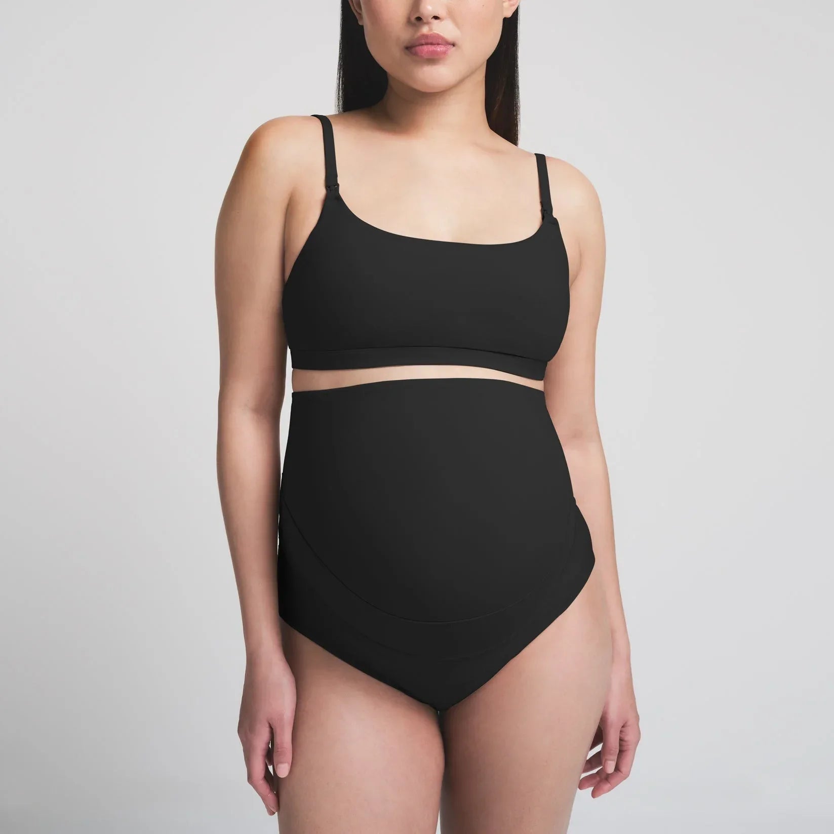 SKIMS FITS EVERYBODY MATERNITY BANDED HIGH-WAISTED BRIEF | ONYX - KONTUR BRİEF - My Suti
