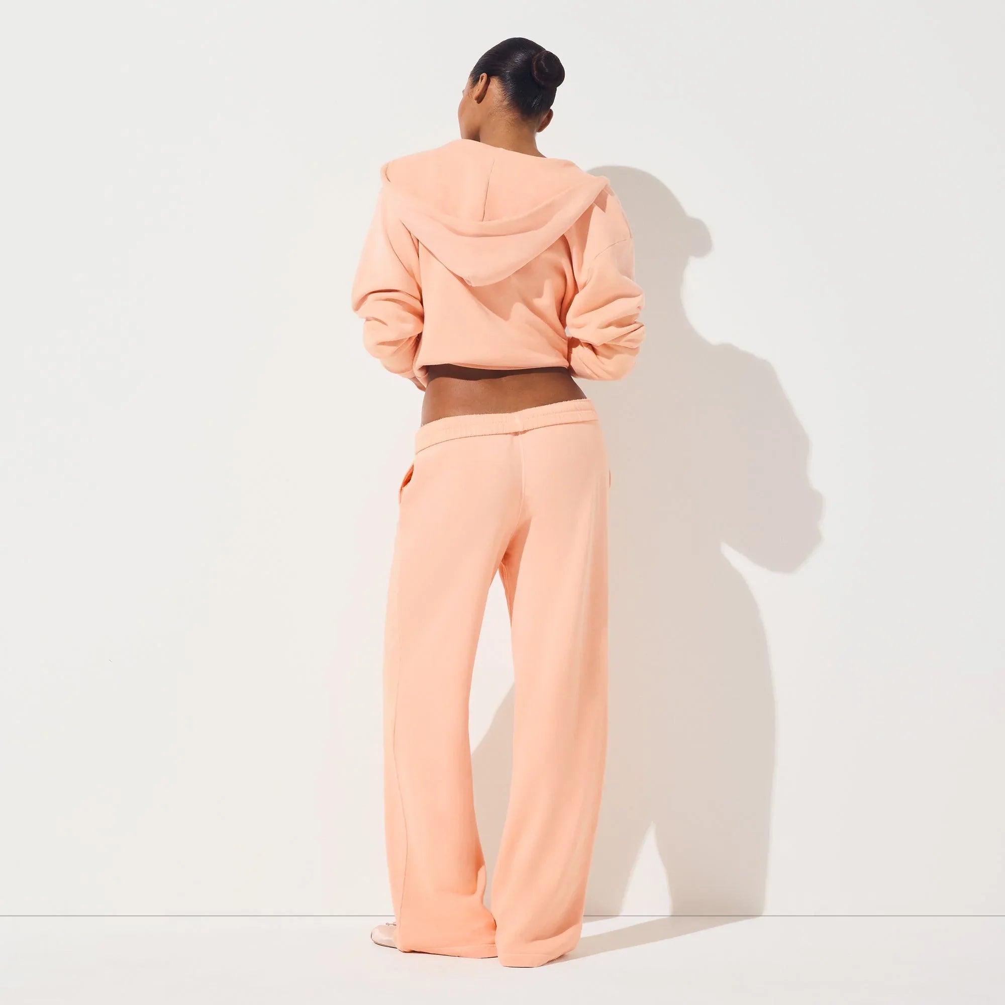 SKIMS FRENCH TERRY STRAIGHT LEG PANT | CANTALOUPE - PANTOLON - My Suti