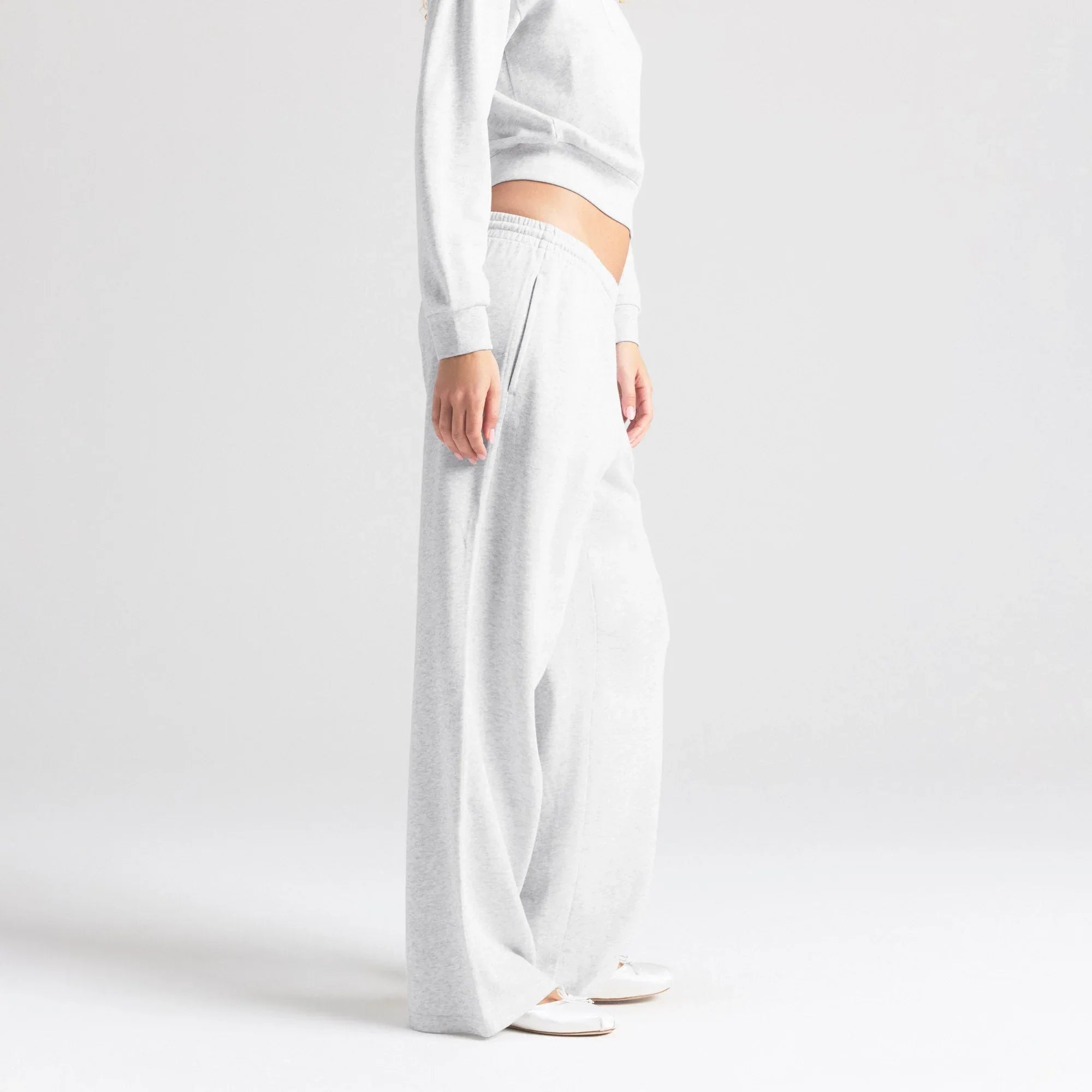 SKIMS LIGHTWEIGHT FLEECE STRAIGHT LEG PANT | LIGHT HEATHER GREY - PAMUK PANTOLON - My Suti