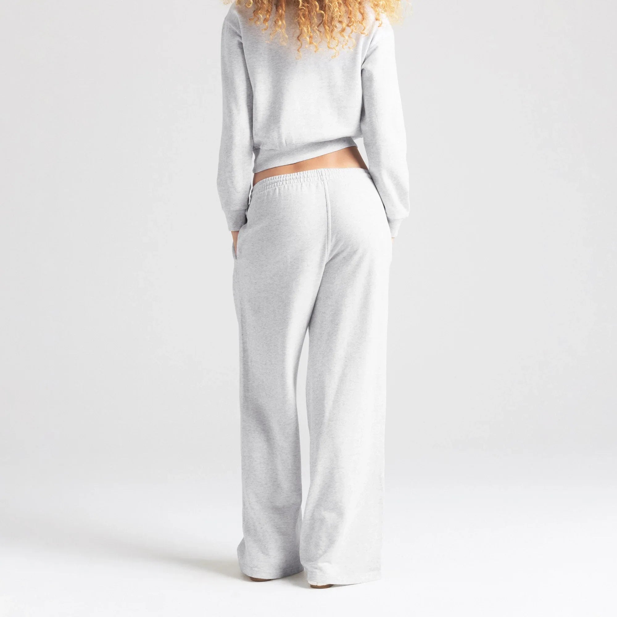 SKIMS LIGHTWEIGHT FLEECE STRAIGHT LEG PANT | LIGHT HEATHER GREY - PAMUK PANTOLON - My Suti