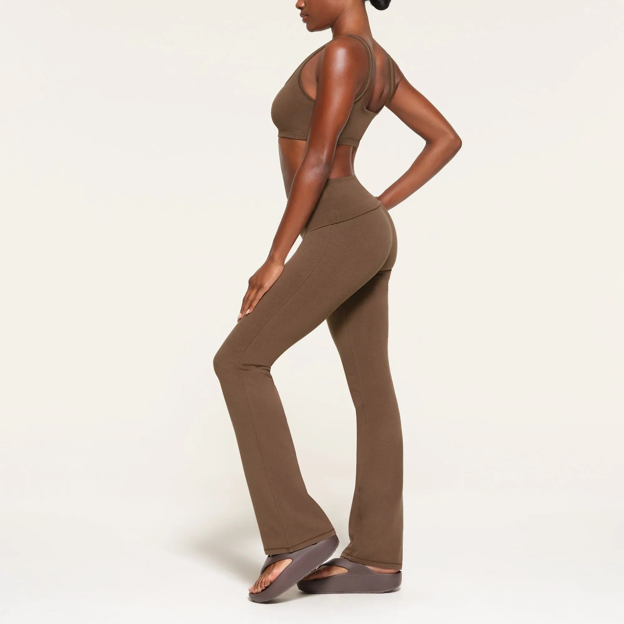 SKIMS OUTDOOR FOLDOVER BOOTCUT LEGGING | COCOA - TAYT - My Suti