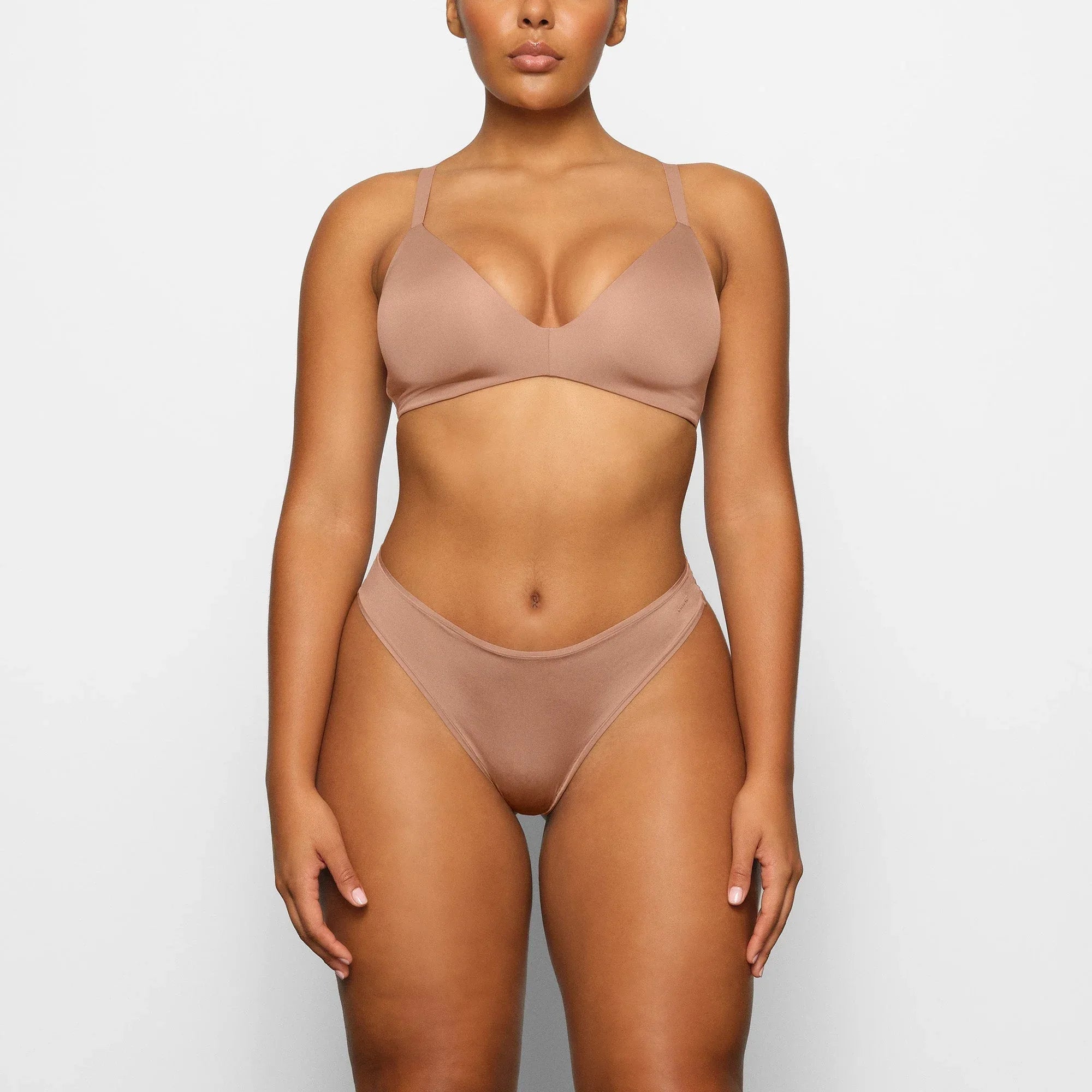 SKIMS WIRELESS FORM T-SHIRT DEMI BRA | SIENNA - SÜTYEN - My Suti