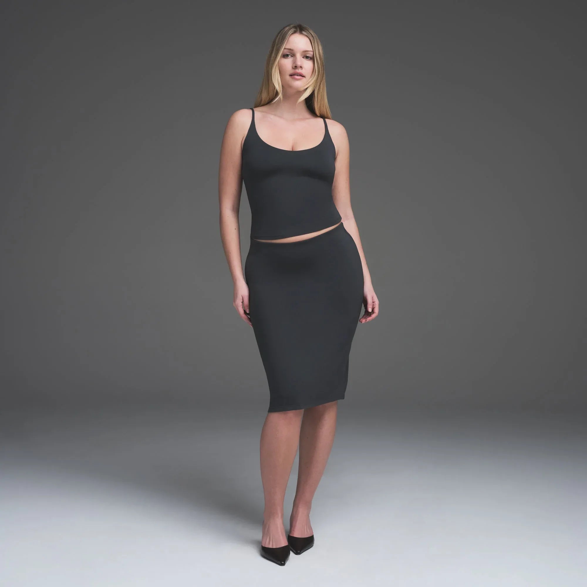 SKIMS SMOOTH LAYERS SCOOP NECK CAMI | GRAPHITE - KAMİZEL - My Suti