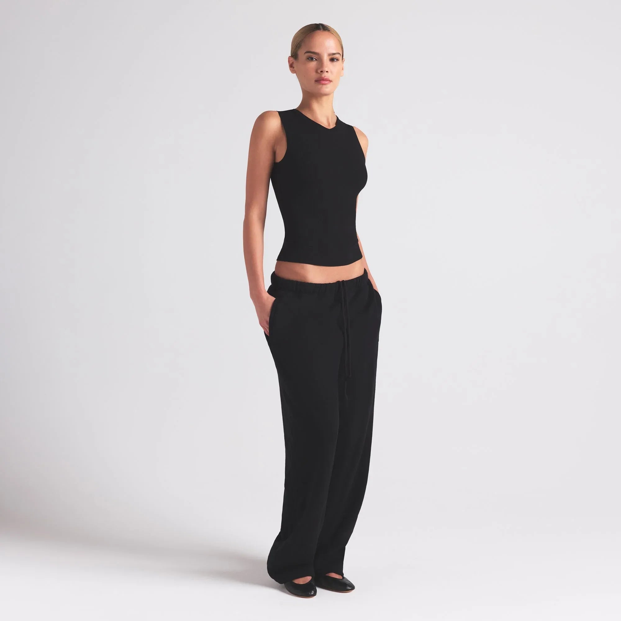 SKIMS SOFT LOUNGE V NECK TANK | ONYX - TİŞÖRT - My Suti