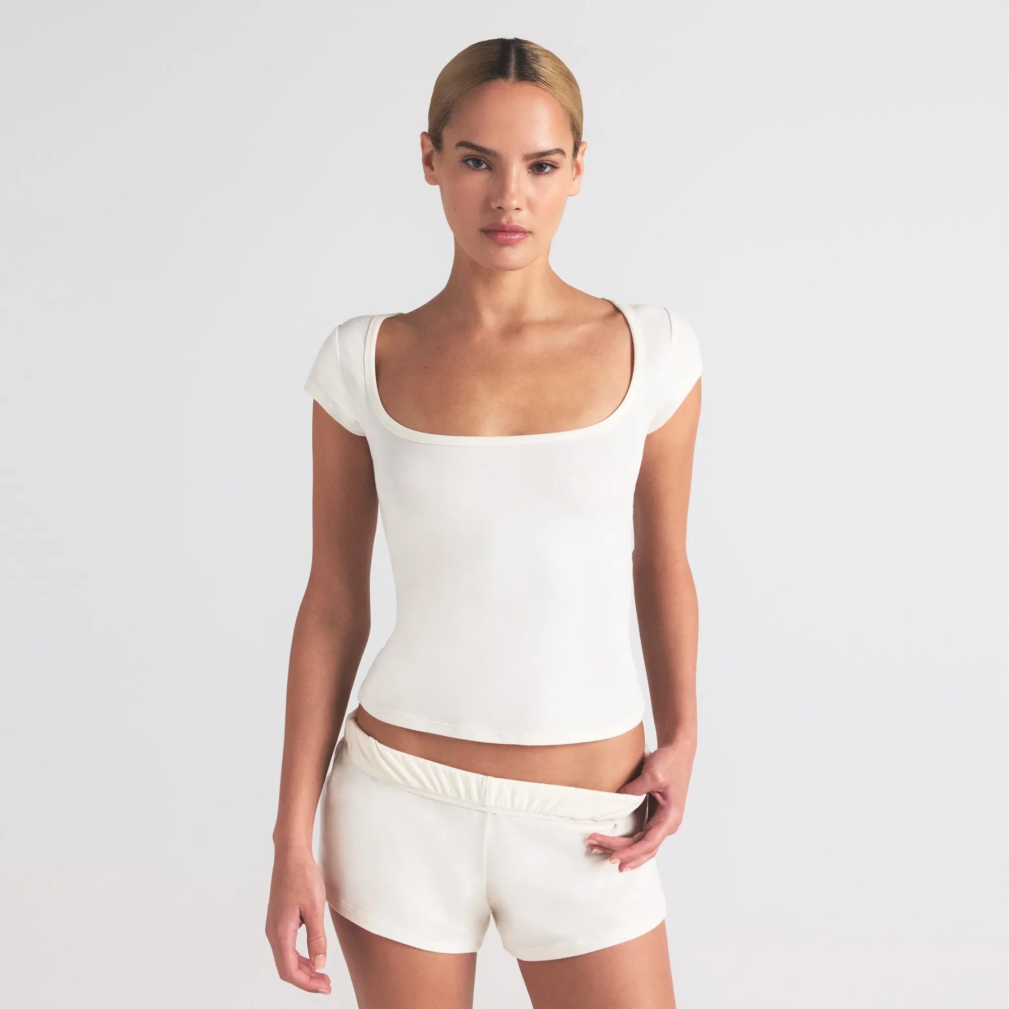 SKIMS COTTON JERSEY SCOOP NECK T-SHIRT | MARBLE - TİŞÖRT - My Suti