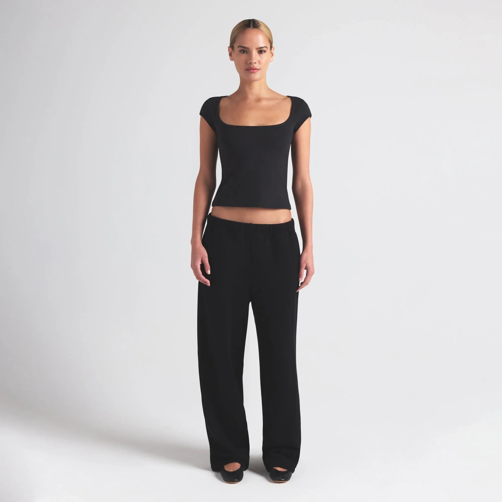 SKIMS COTTON JERSEY SCOOP NECK T-SHIRT | SOOT - TİŞÖRT - My Suti