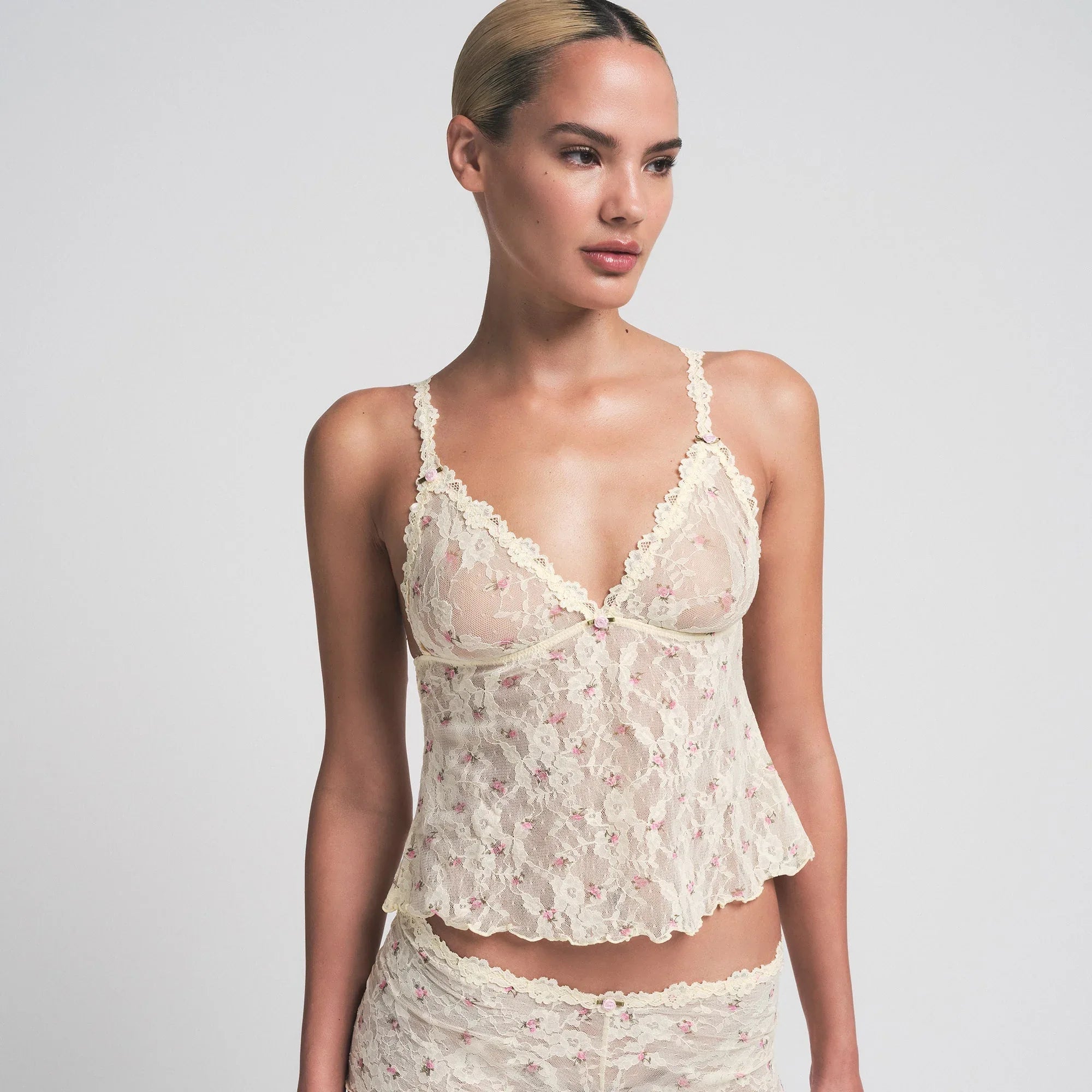 SKIMS STRETCH LACE TRIANGLE CAMI AND SHORT SET | BUTTER ROSEBUD PRINT - TAKIM - My Suti