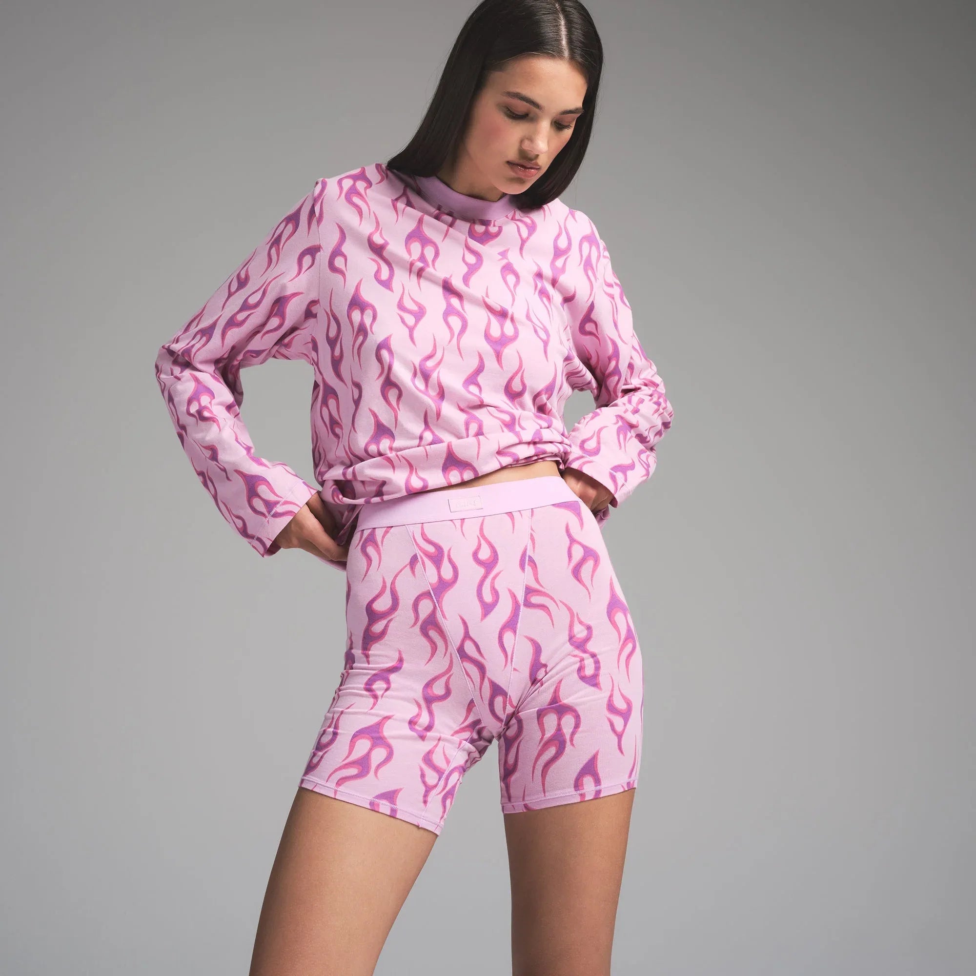 SKIMS BOYFRIEND LONG SLEEVE T-SHIRT AND BOXER SET | PETAL FLAME PRINT - TİŞÖRT - My Suti