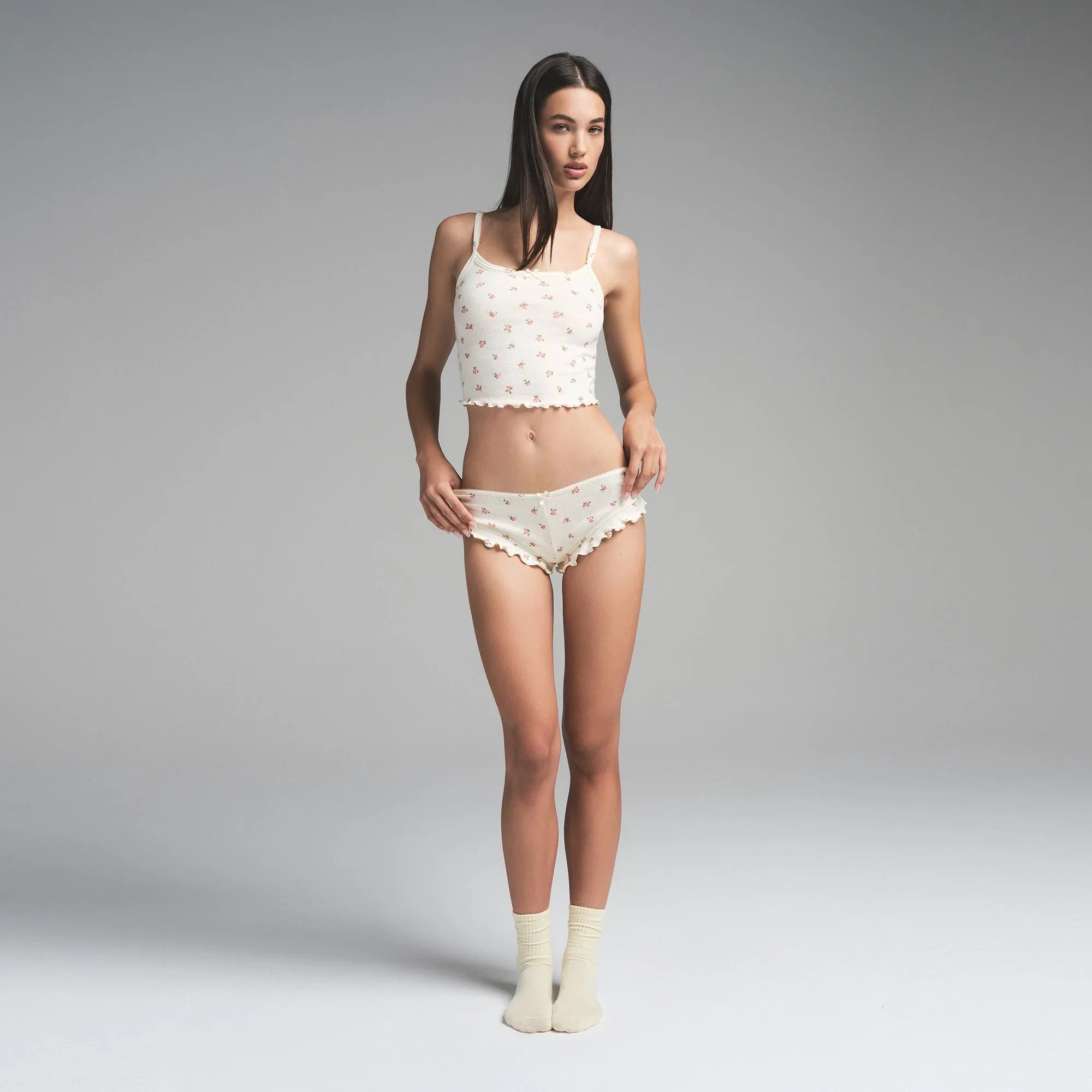 SKIMS LOGO POINTELLE CROPPED CAMI SET | MARBLE PINK ROSEBUD PRINT - TAKIM - My Suti