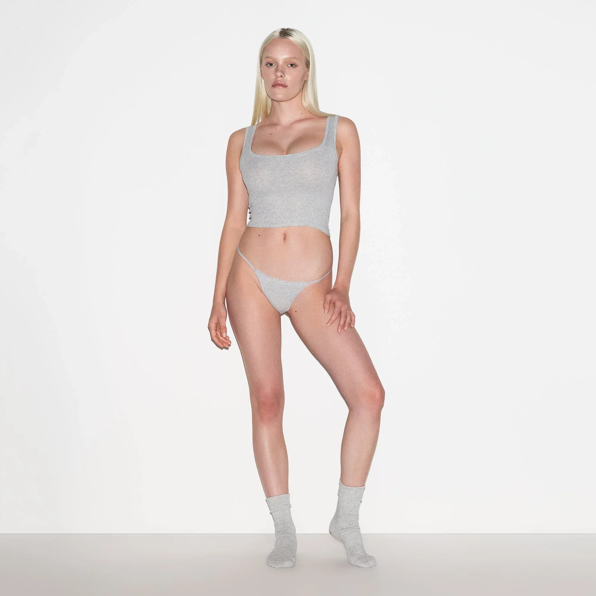 SKIMS LIGHTWEIGHT COTTON LACE STRING THONG | LIGHT HEATHER GREY - İP THONG - My Suti