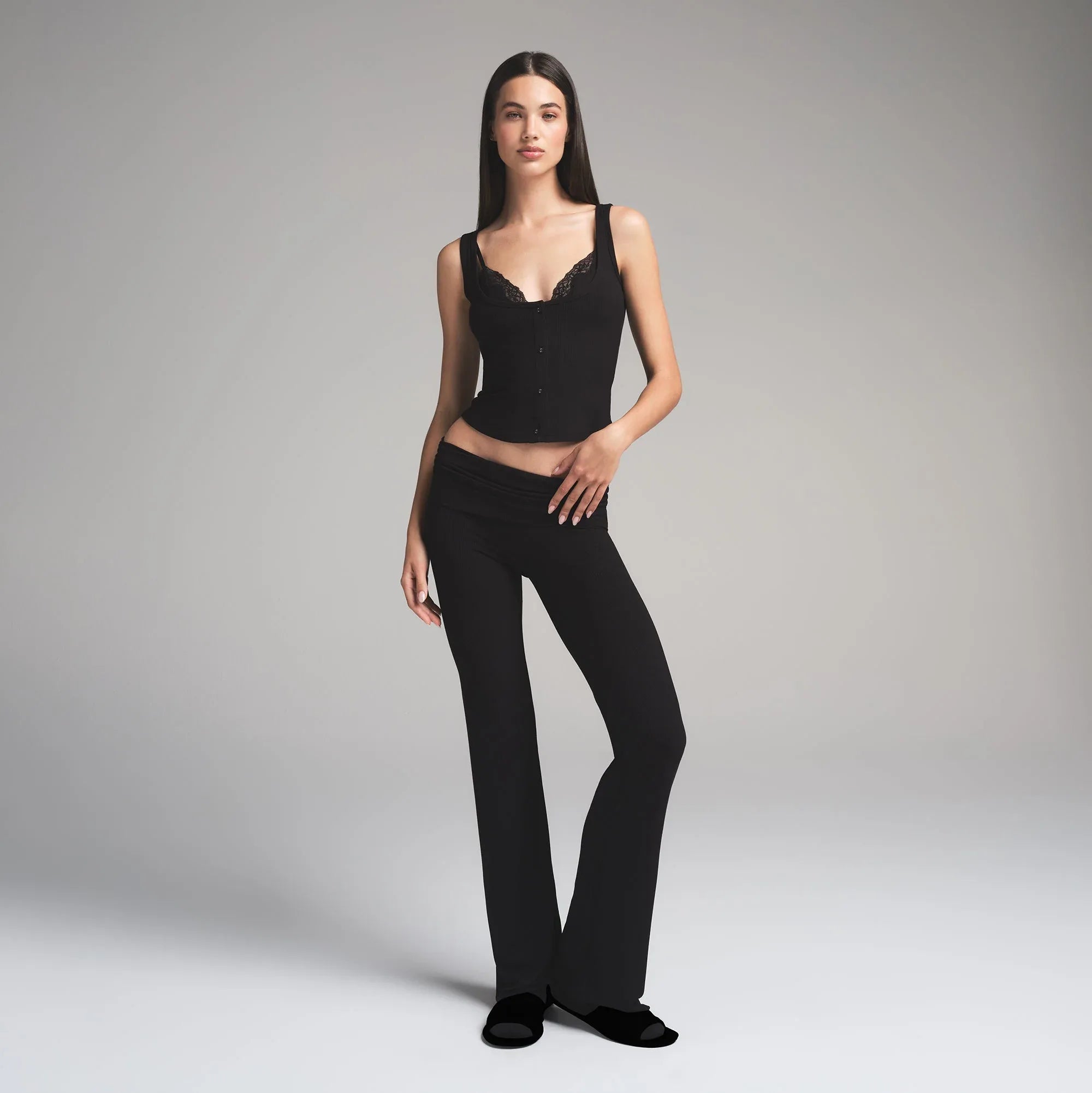 SKIMS SOFT LOUNGE LACE TANK WITH BRALETTE | ONYX - TİŞÖRT - My Suti