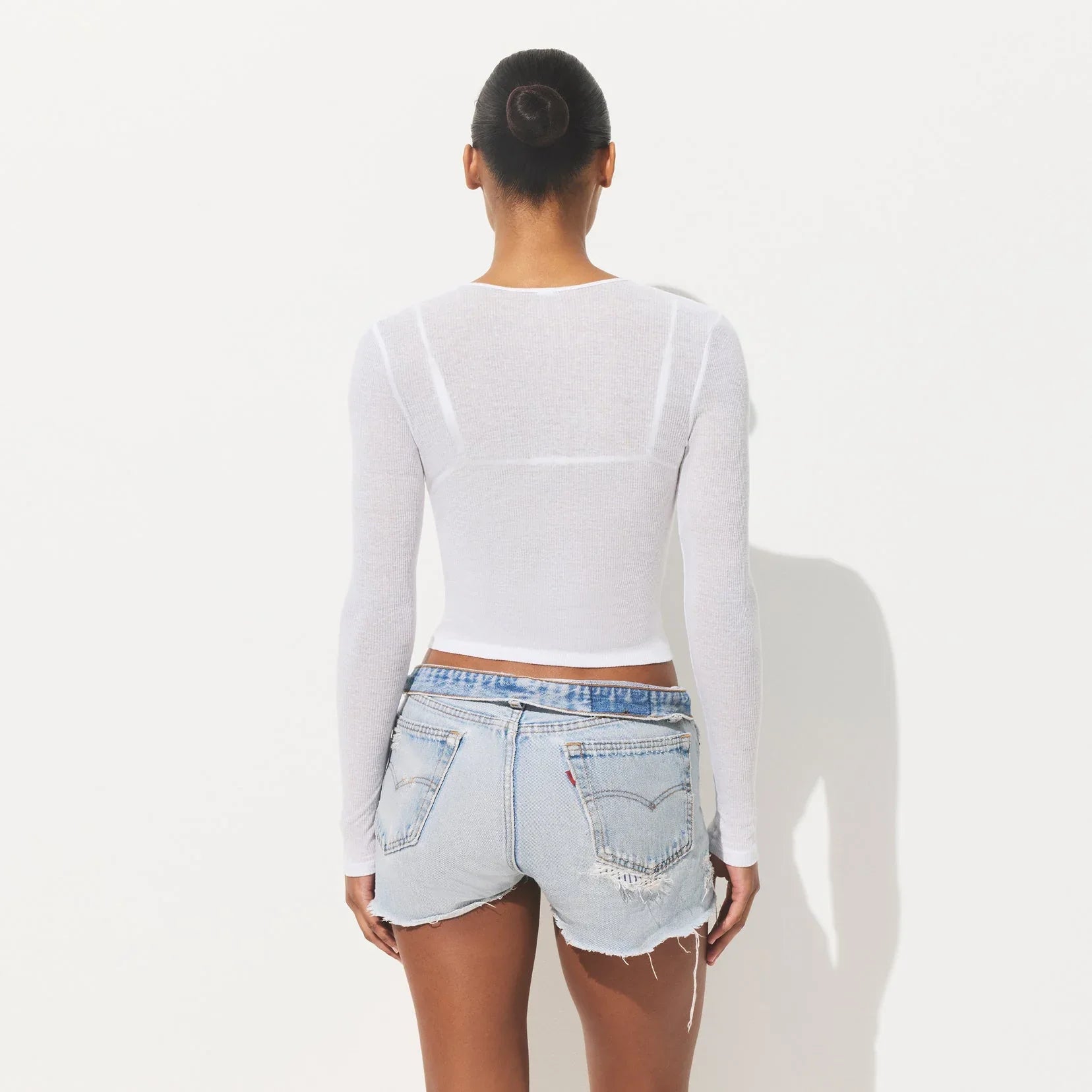 SKIMS SHEER COTTON LONG SLEEVE T-SHIRT | SNOW - TİŞÖRT - My Suti