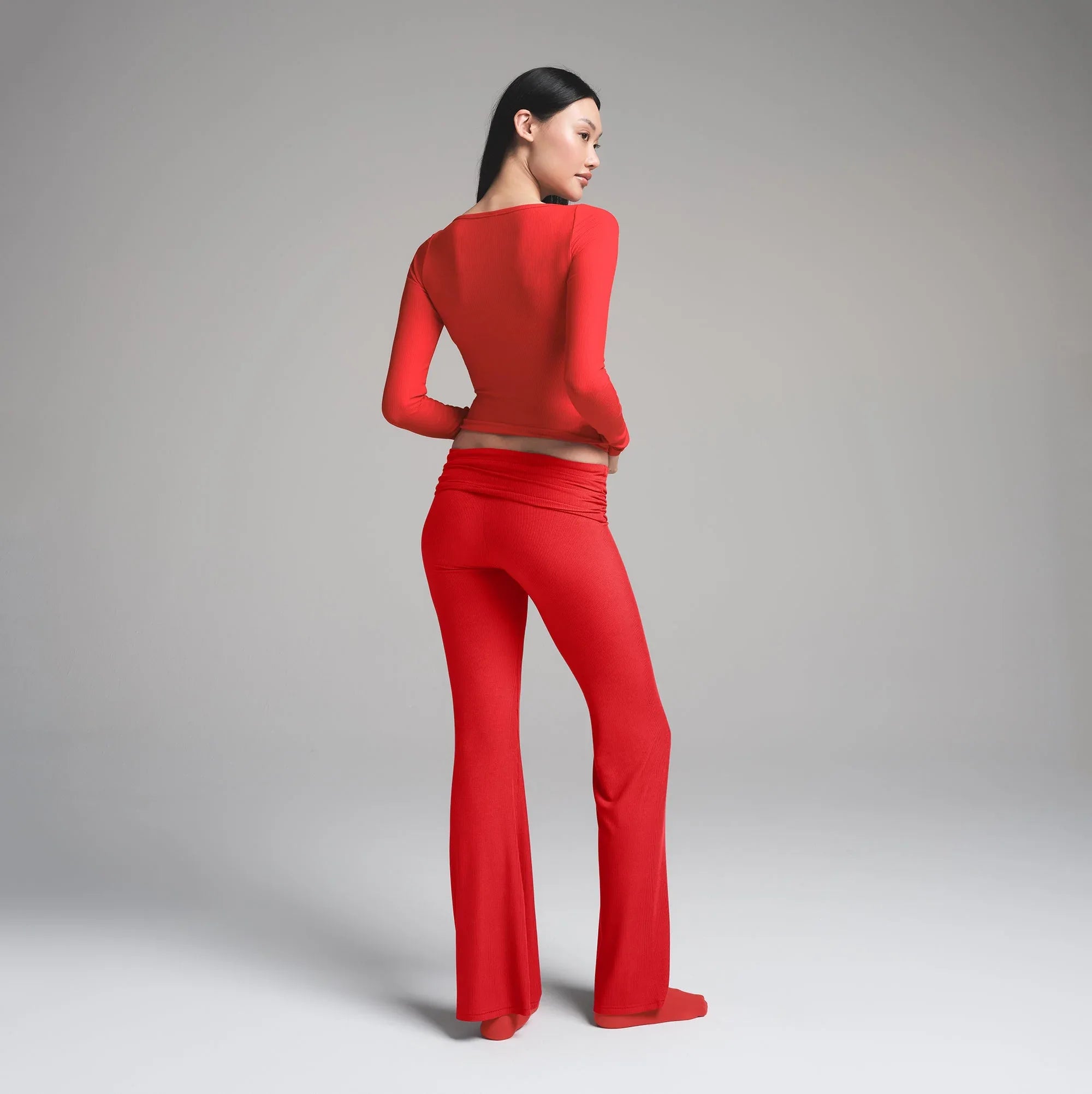 SKIMS SOFT LOUNGE LACE LONG SLEEVE TOP WITH BRALETTE | CHERRY - ÜST - My Suti