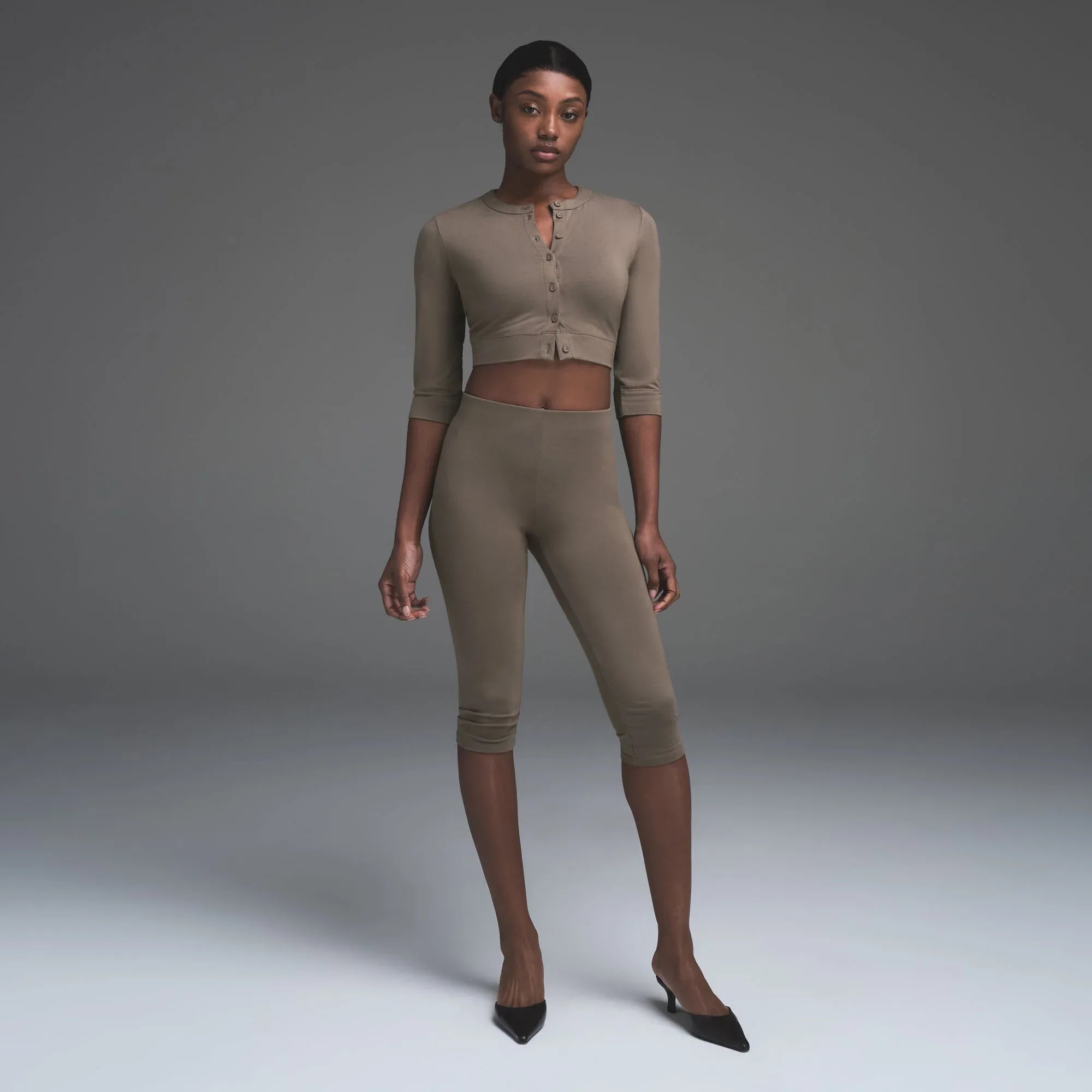 SKIMS SMOOTH LAYERS CROPPED CARDIGAN | TRUFFLE - HIRKA - My Suti