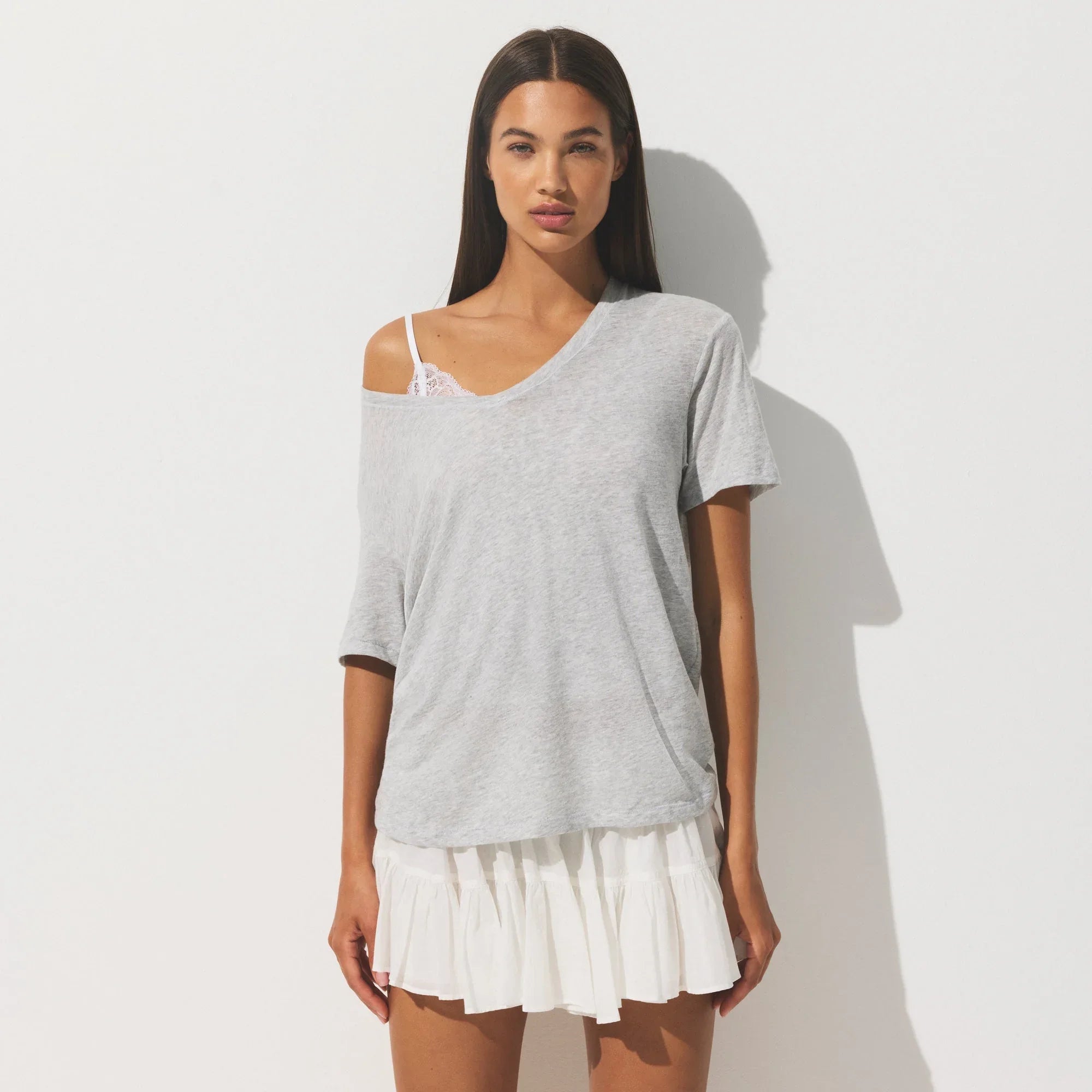 SKIMS SHEER COTTON JERSEY V-NECK T-SHIRT | LIGHT HEATHER GREY - TİŞÖRT - My Suti
