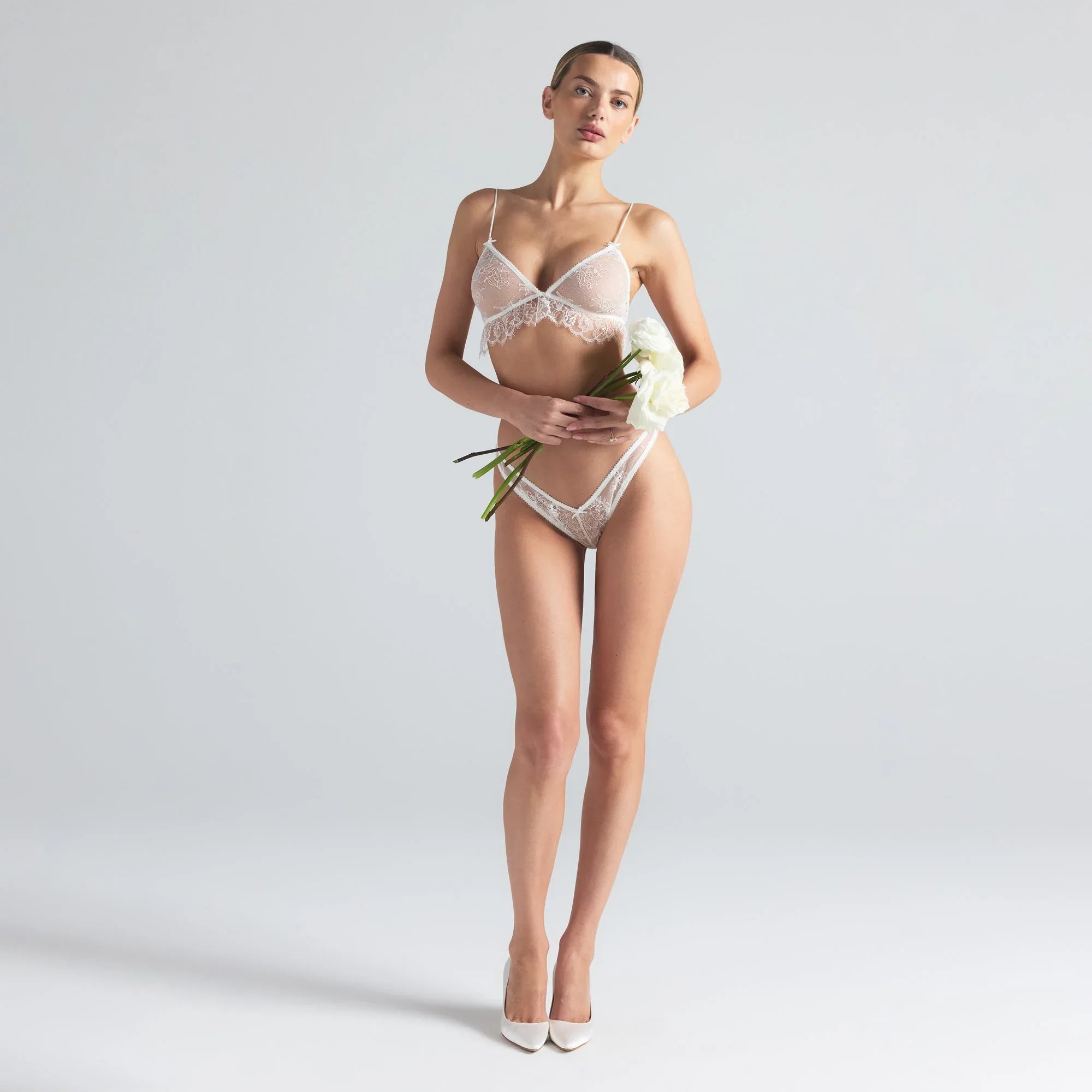 SKIMS ULTRA FINE LACE TRIANGLE BRALETTE | MARBLE - SÜTYEN - My Suti