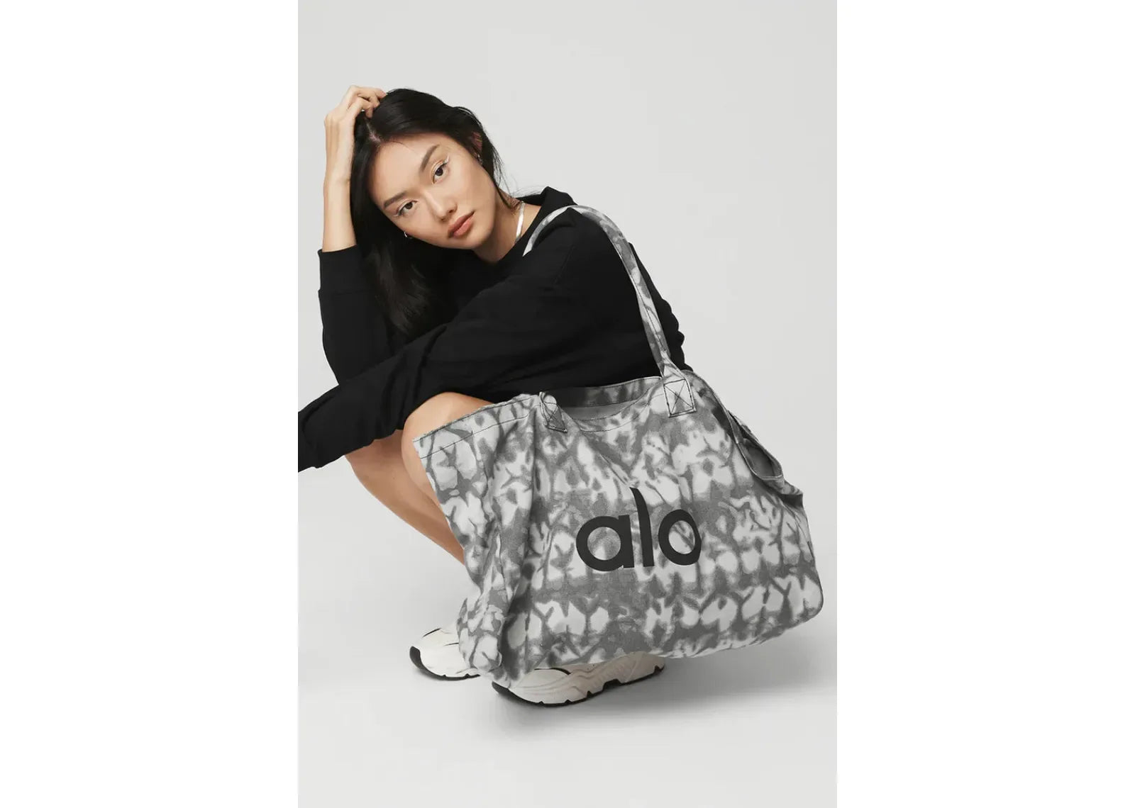 Alo Yoga Iconic Shopper Tote Bag Grey Tiedye - My Suti