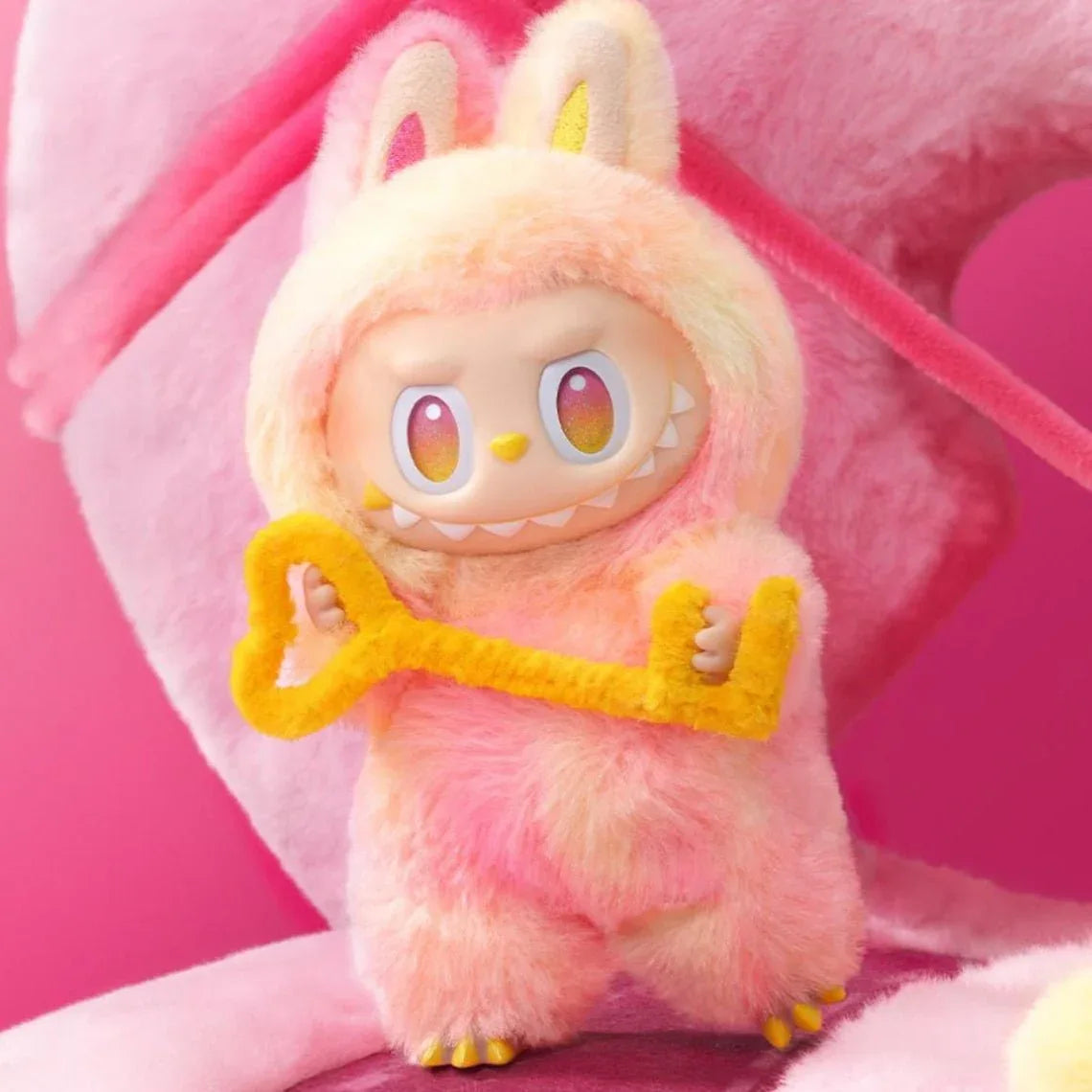 POP MART LABUBU THE MONSTERS BIG INTO ENERGY LOYALTY PELUŞ FİGÜR - My Suti