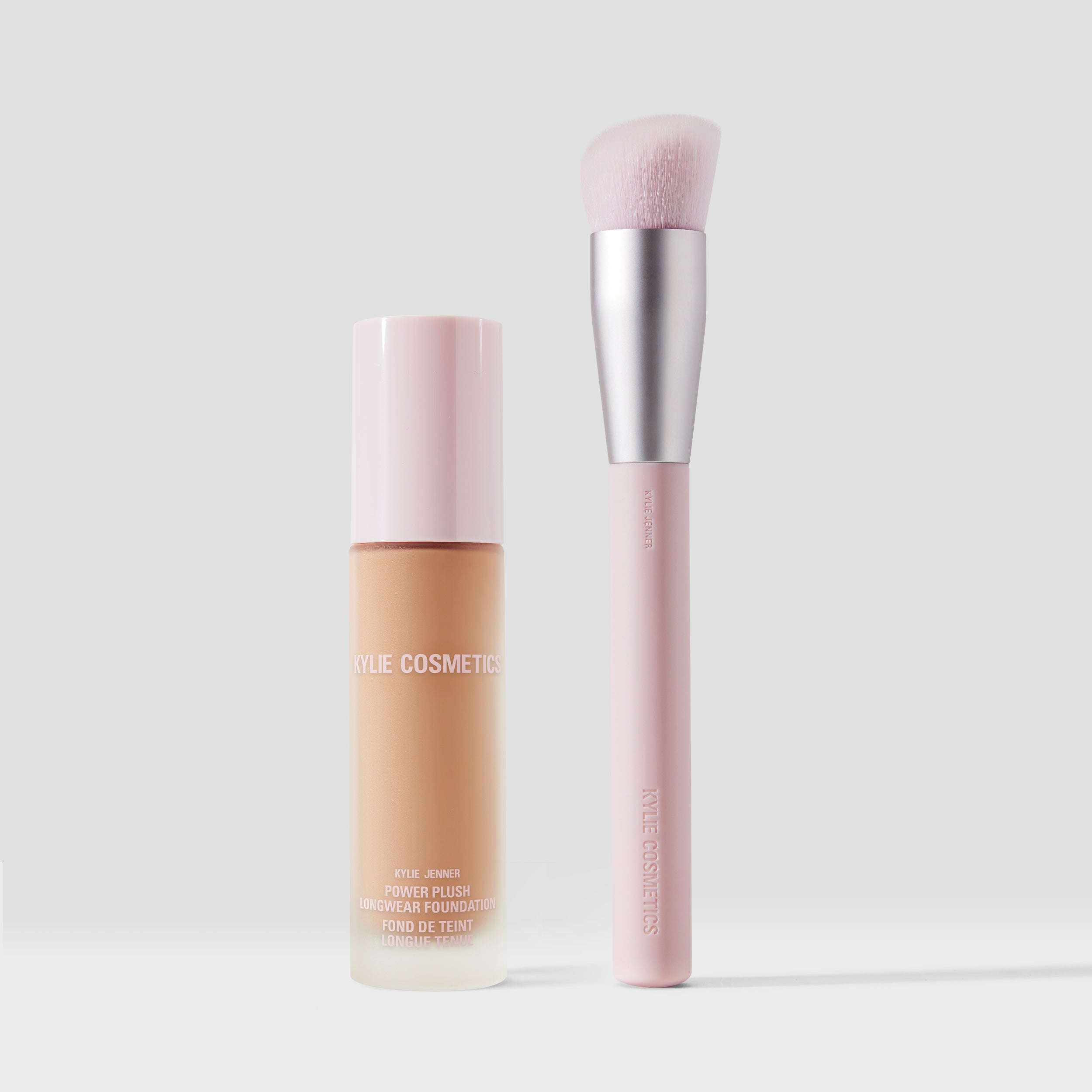 Kylie Power Plush Foundation And Brush Duo - Görsel 1