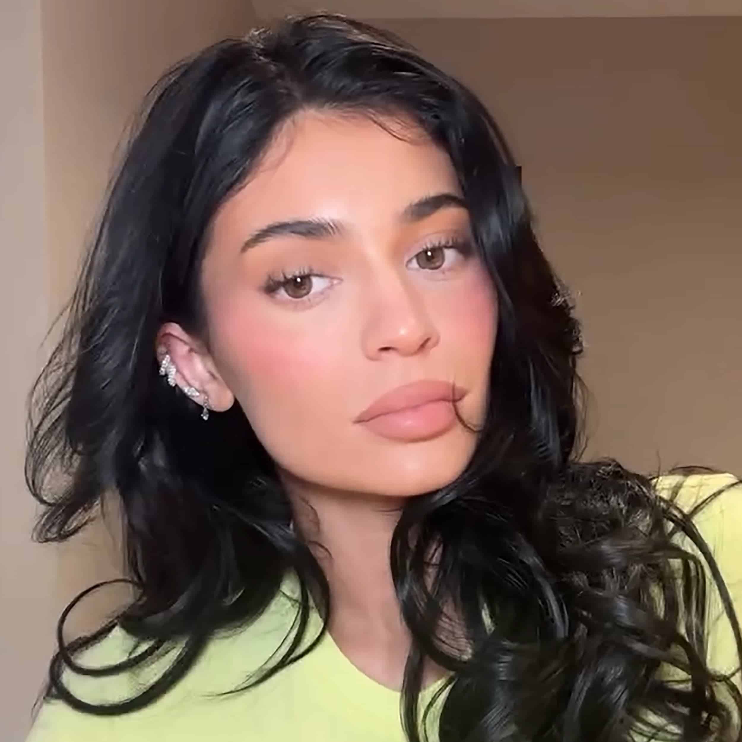 Kylie Finishing Touches Look Bundle - Görsel 1