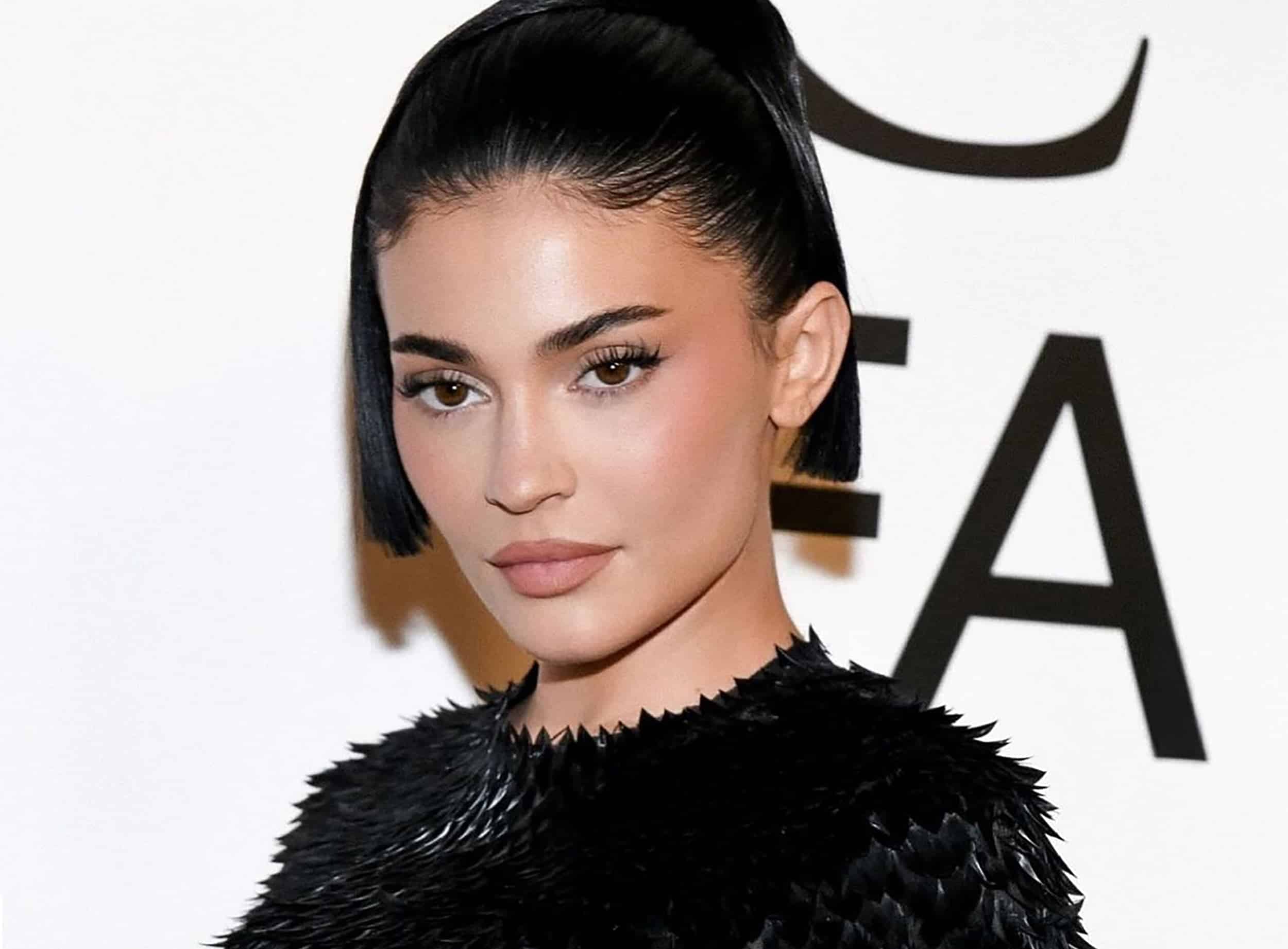 Kylie CDFA Awards Look Bundle - Görsel 1